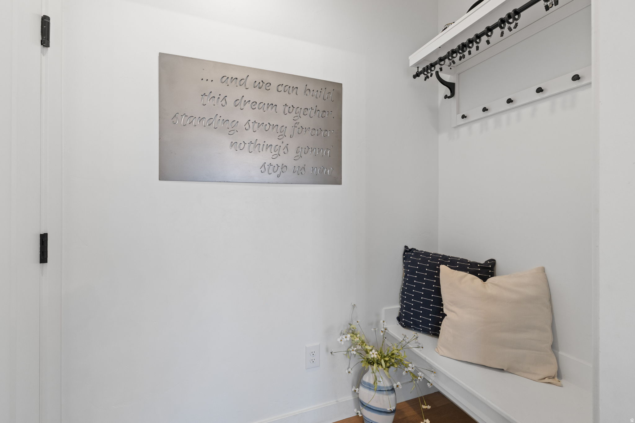 1416 E ERICKSON KNOLL LN