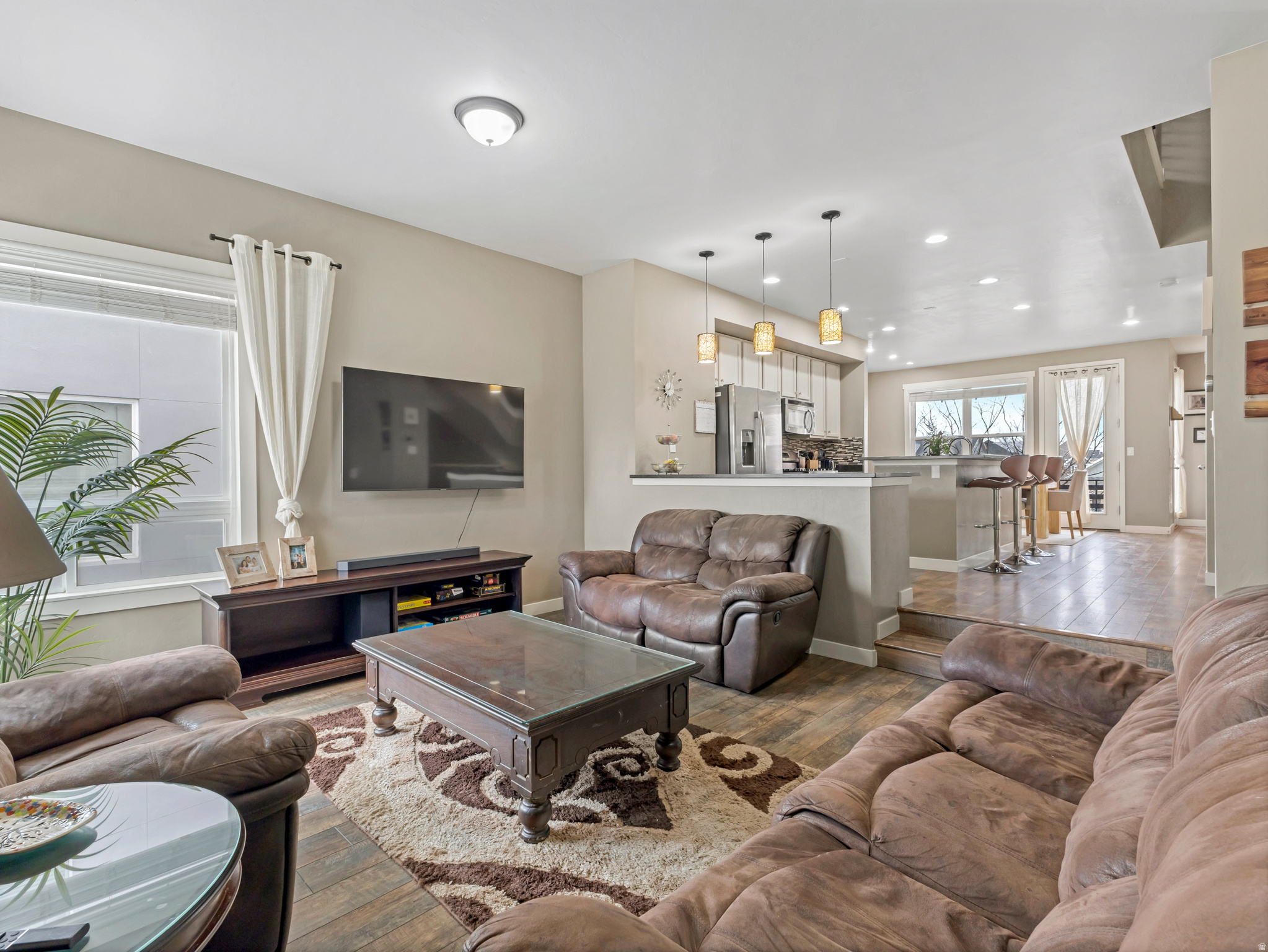 4586 W VERMILLION DR