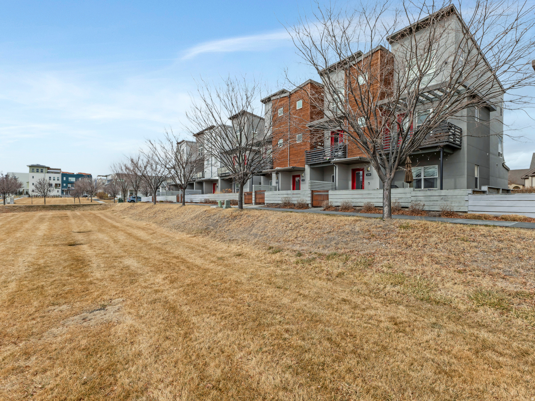 4586 W VERMILLION DR