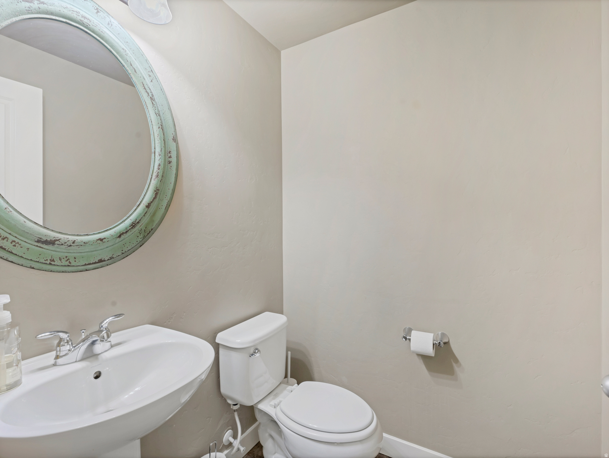 4586 W VERMILLION DR