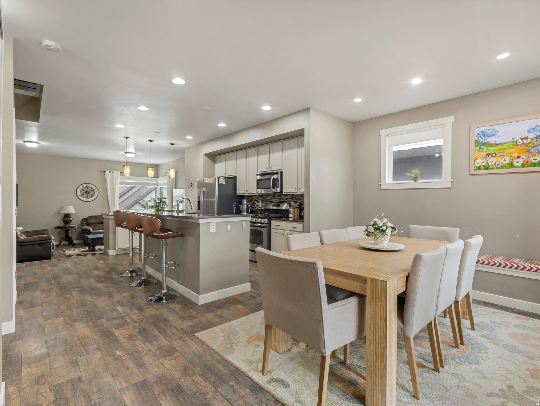 4586 W VERMILLION DR