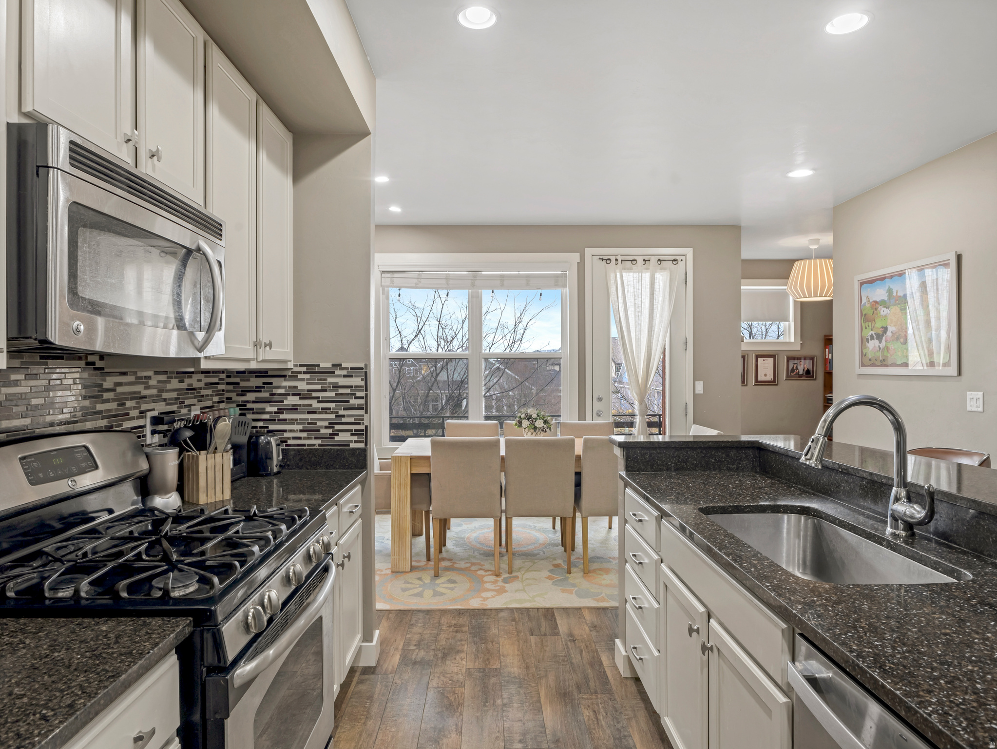 4586 W VERMILLION DR