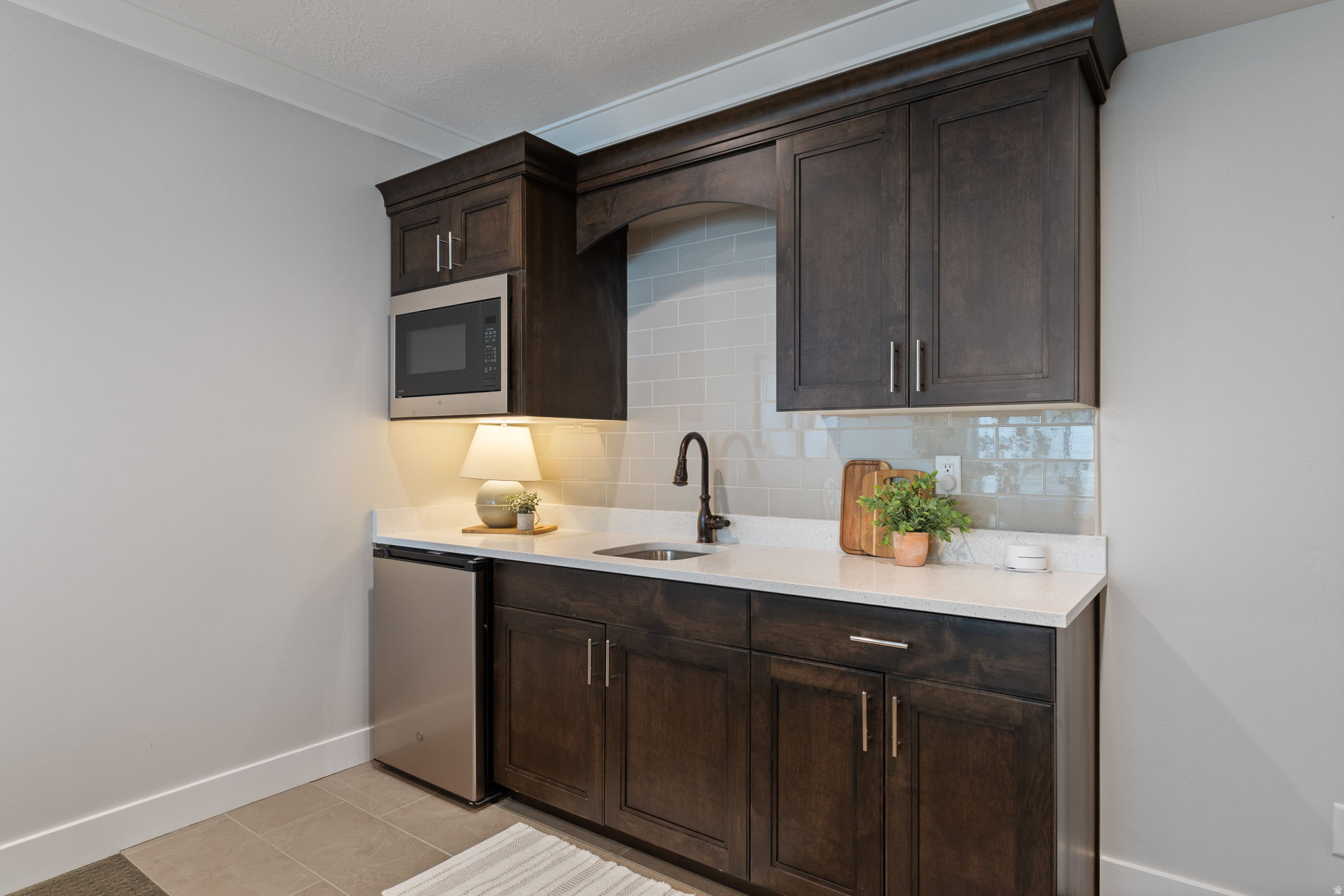 4584 N LA RINGHIERA DR