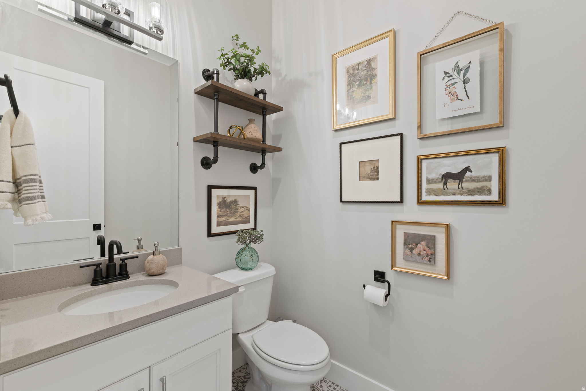 4584 N LA RINGHIERA DR