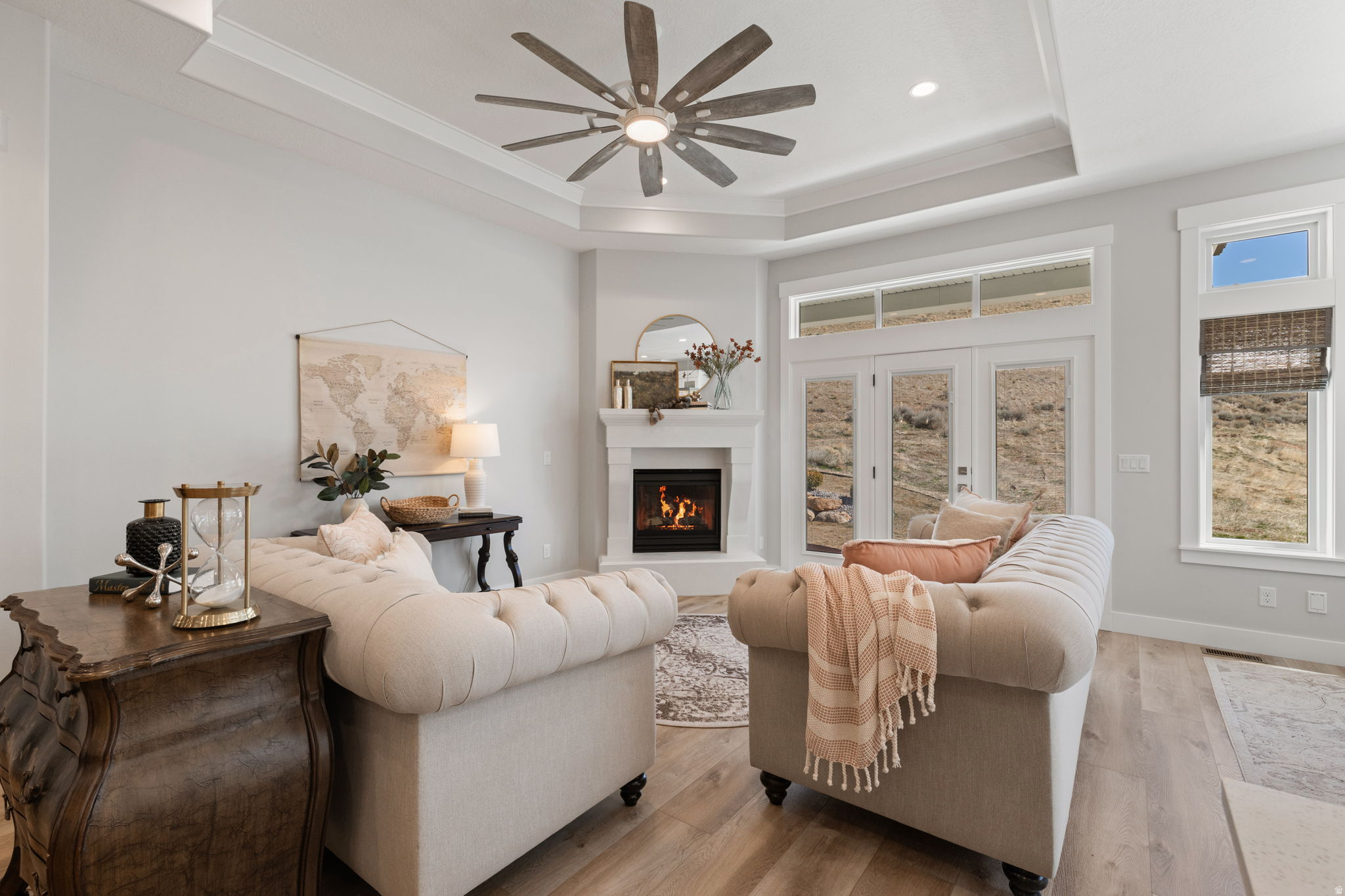 4584 N LA RINGHIERA DR