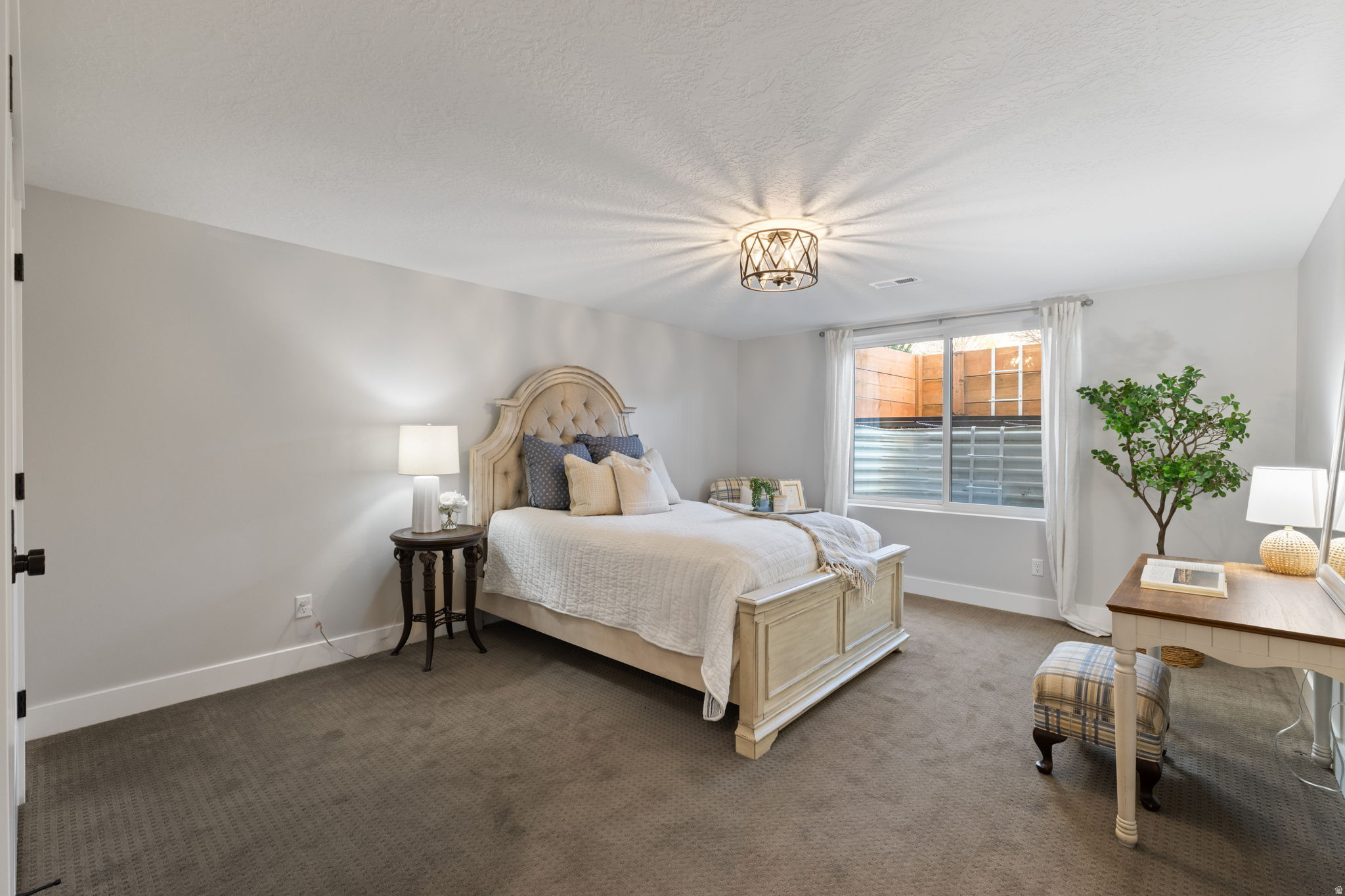 4584 N LA RINGHIERA DR