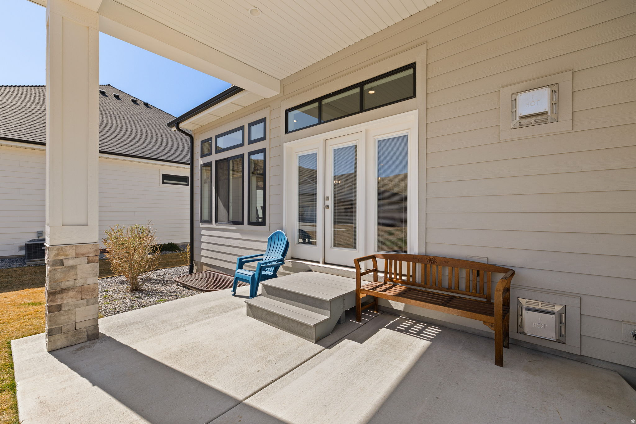 4584 N LA RINGHIERA DR