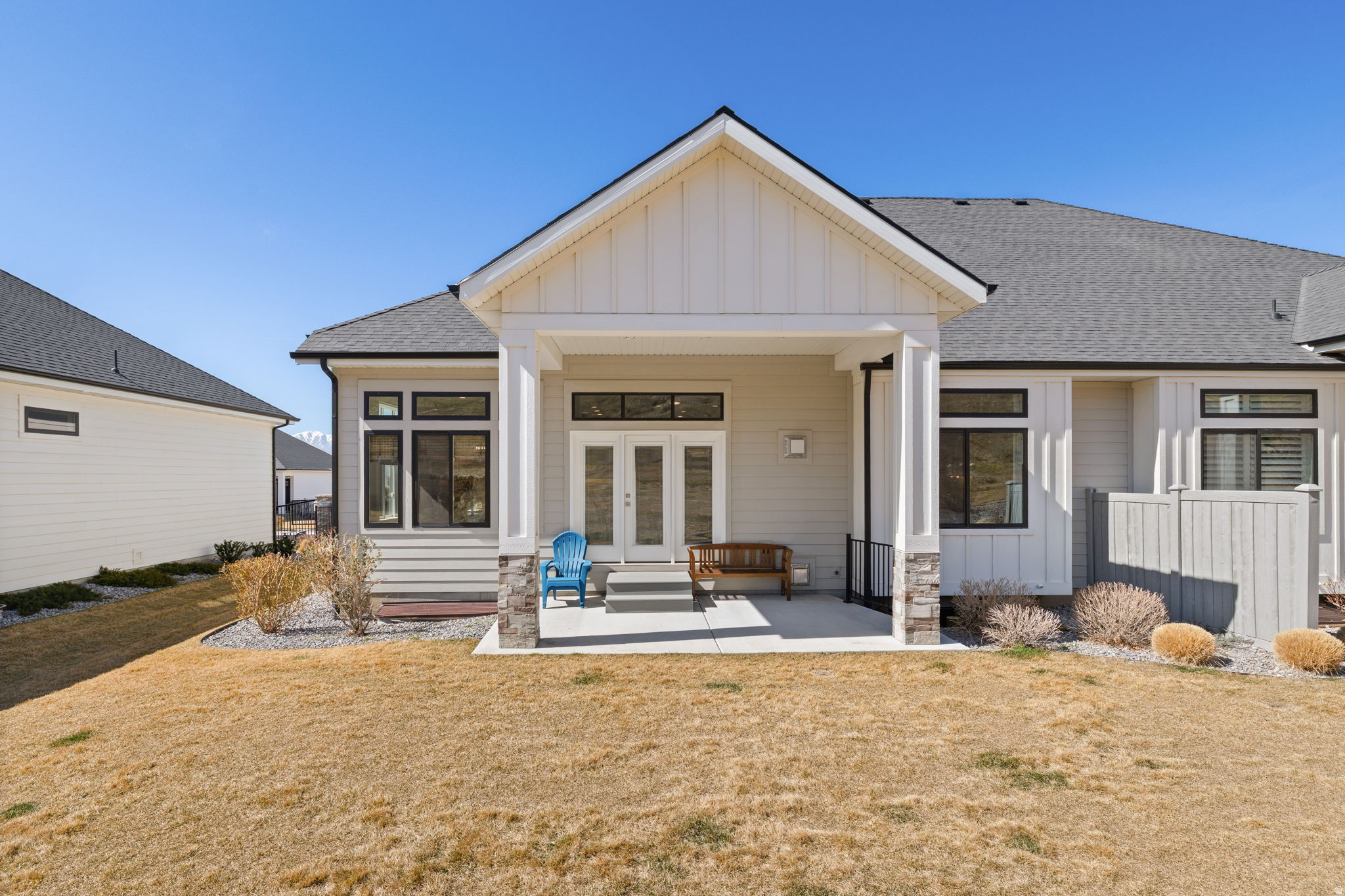 4584 N LA RINGHIERA DR