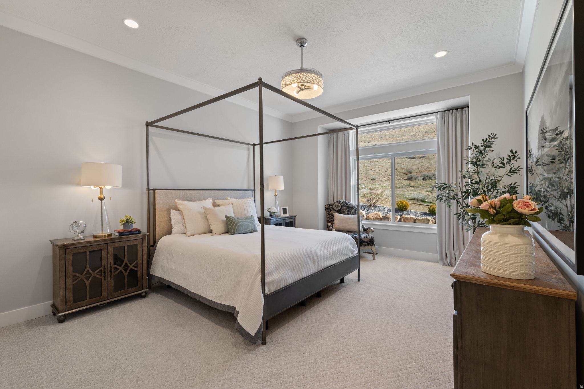 4584 N LA RINGHIERA DR