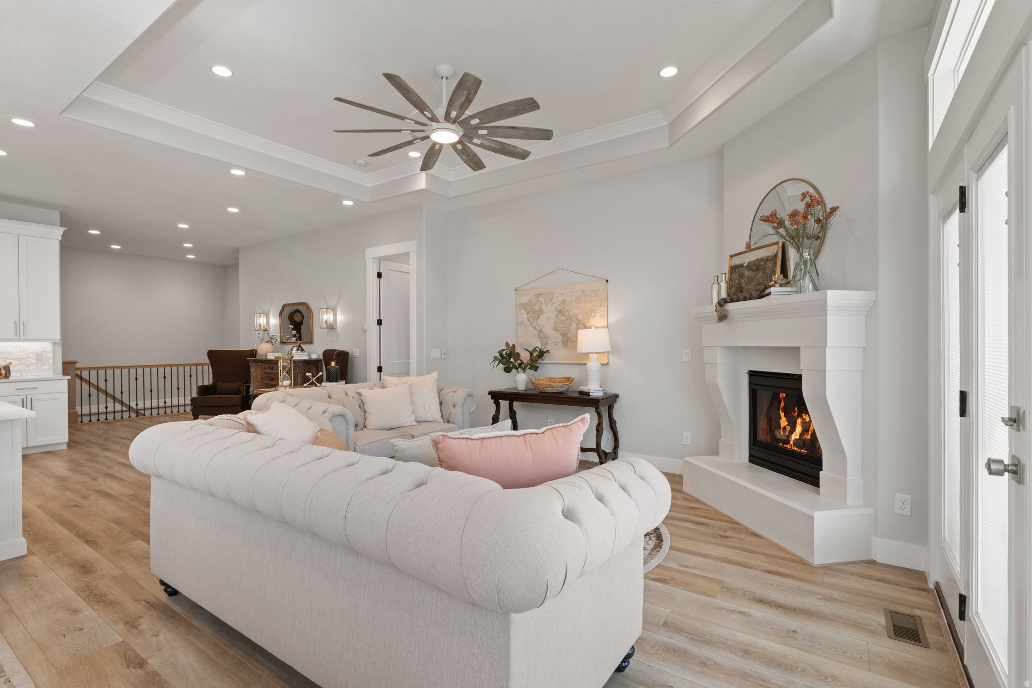 4584 N LA RINGHIERA DR