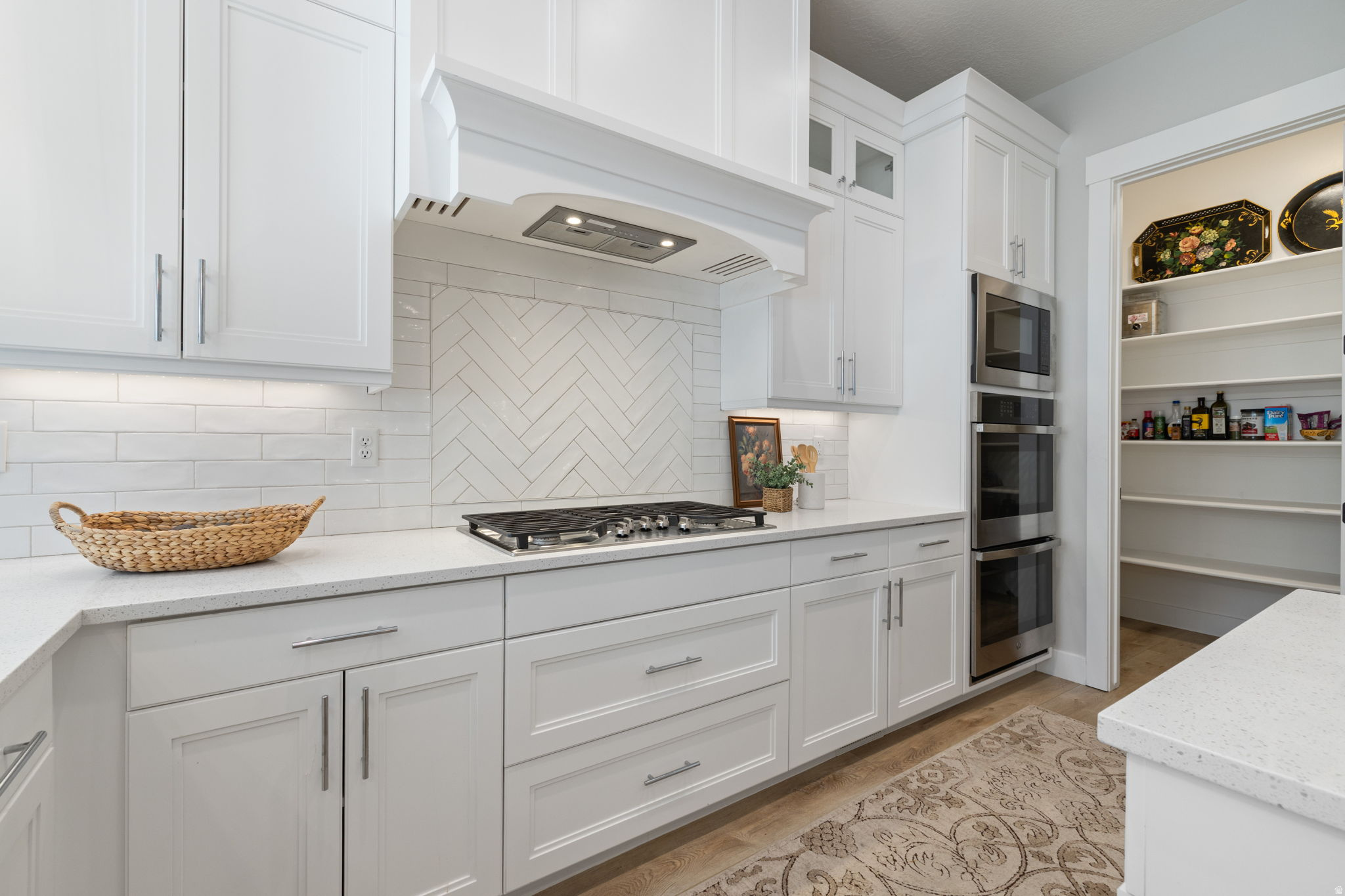 4584 N LA RINGHIERA DR