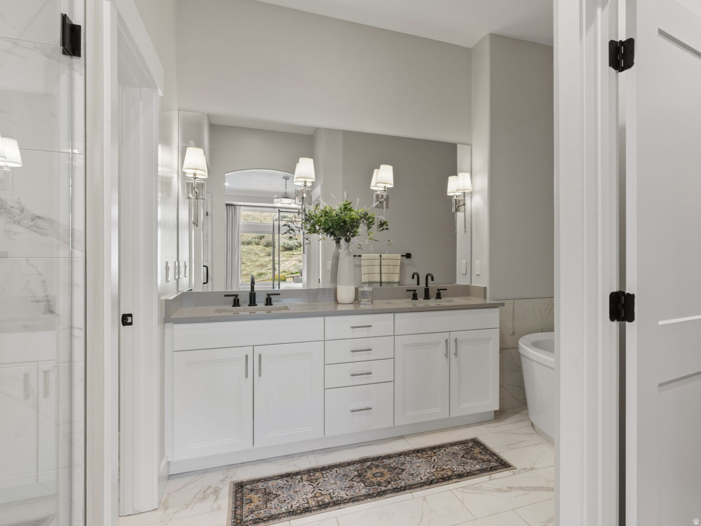 4584 N LA RINGHIERA DR