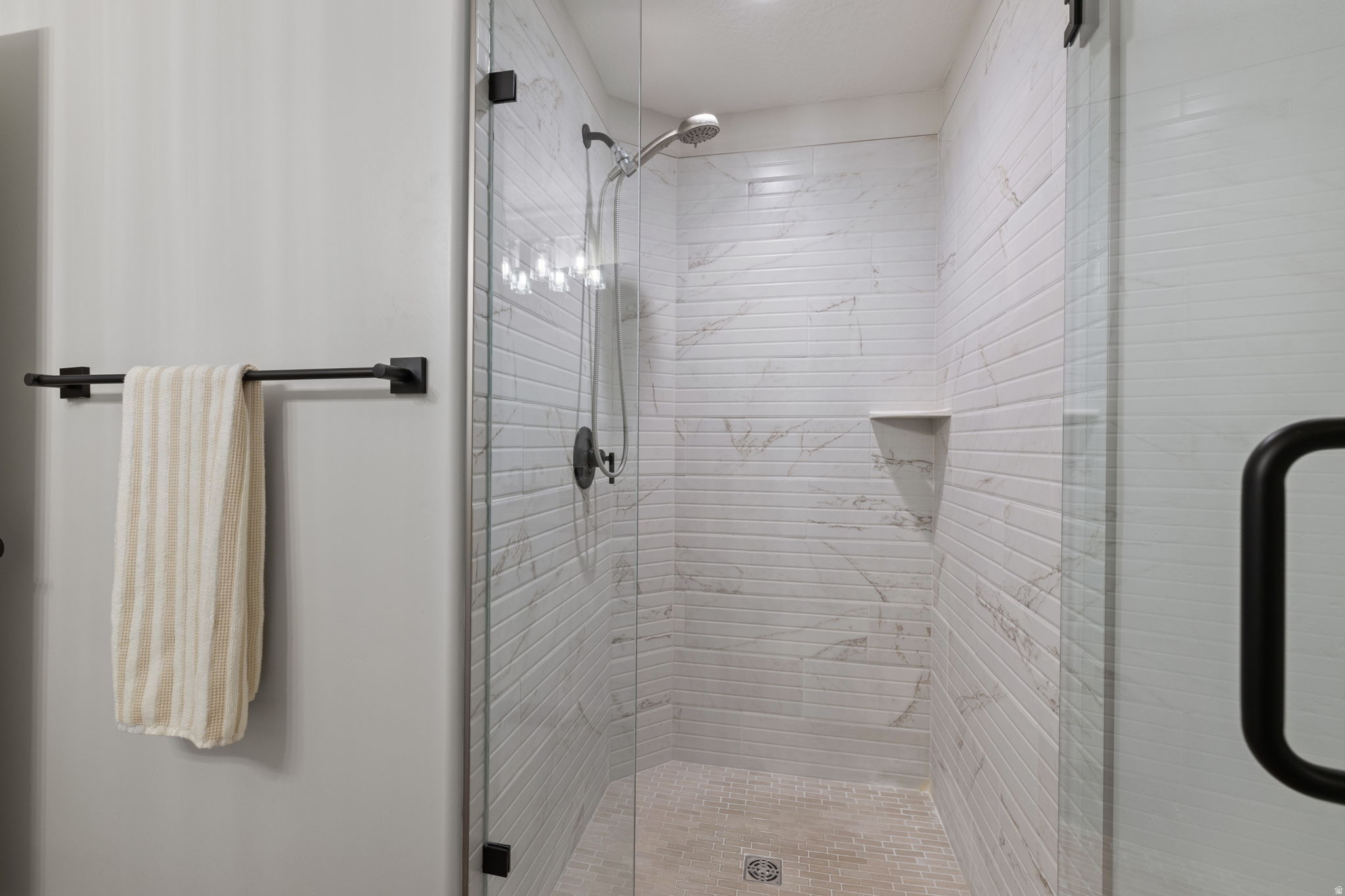 4584 N LA RINGHIERA DR