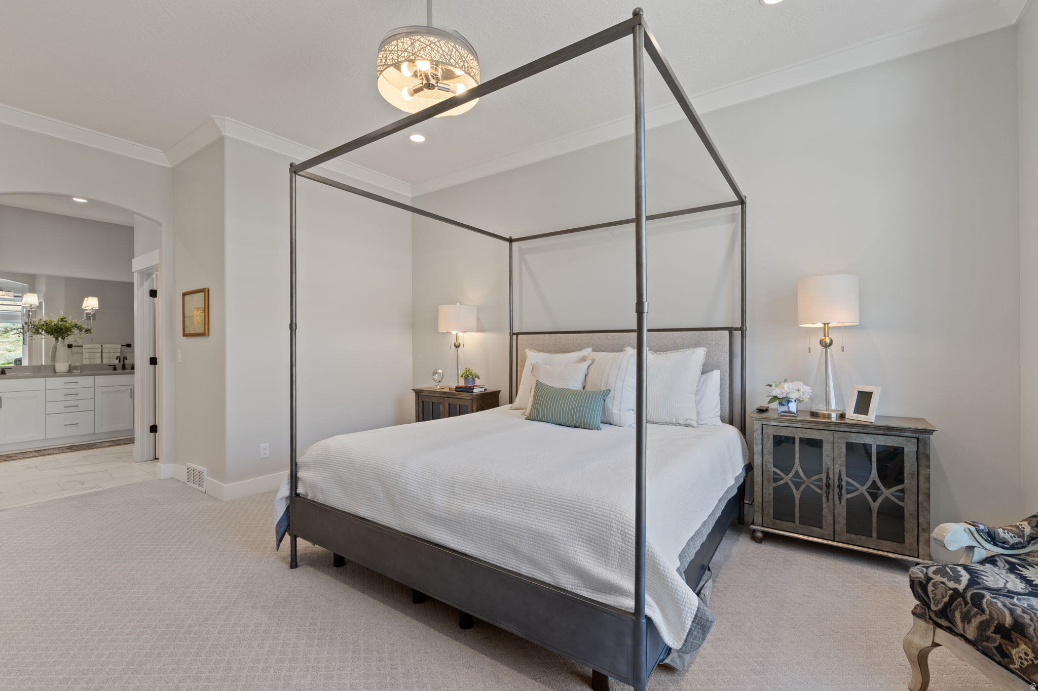 4584 N LA RINGHIERA DR