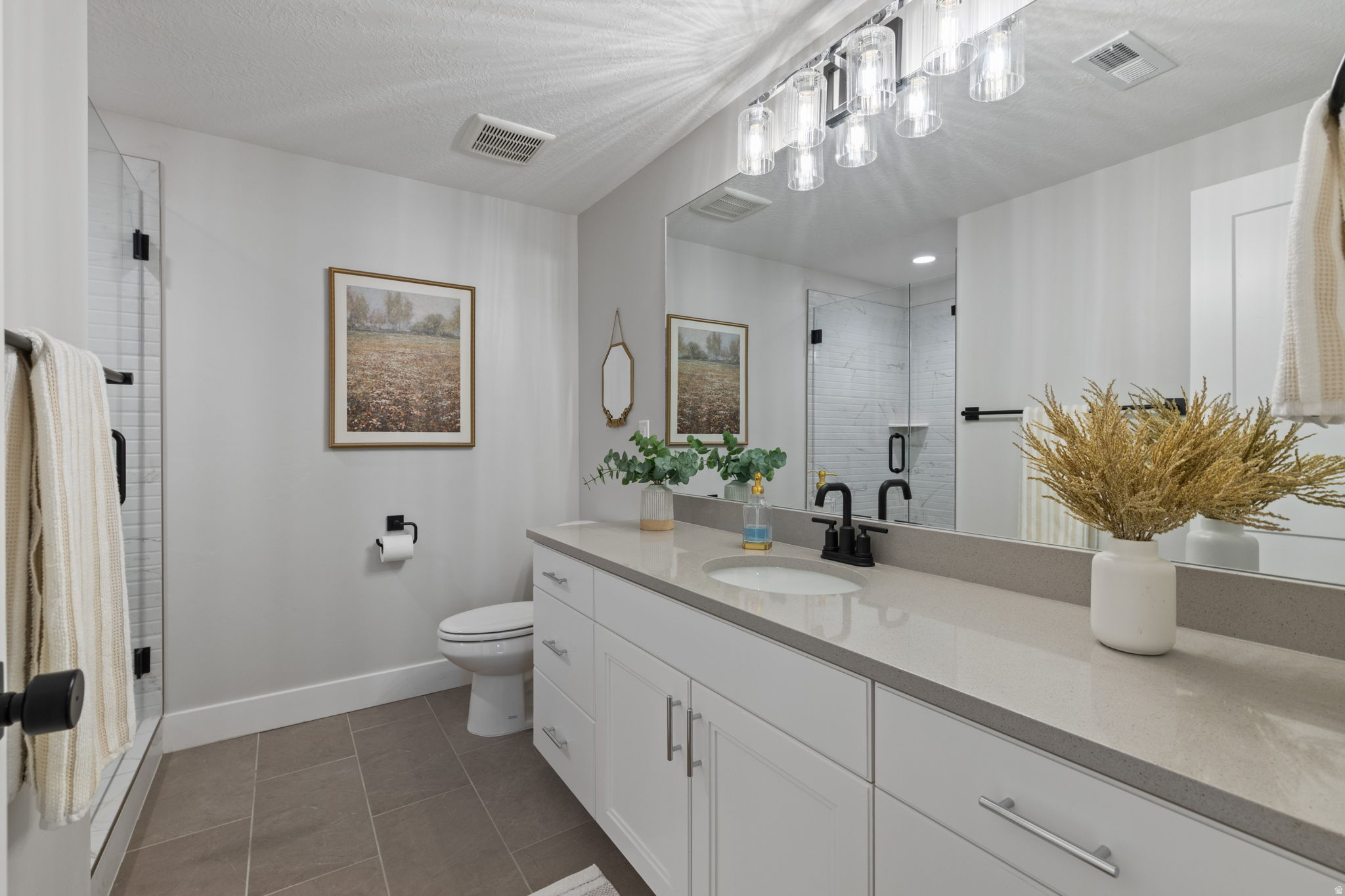 4584 N LA RINGHIERA DR