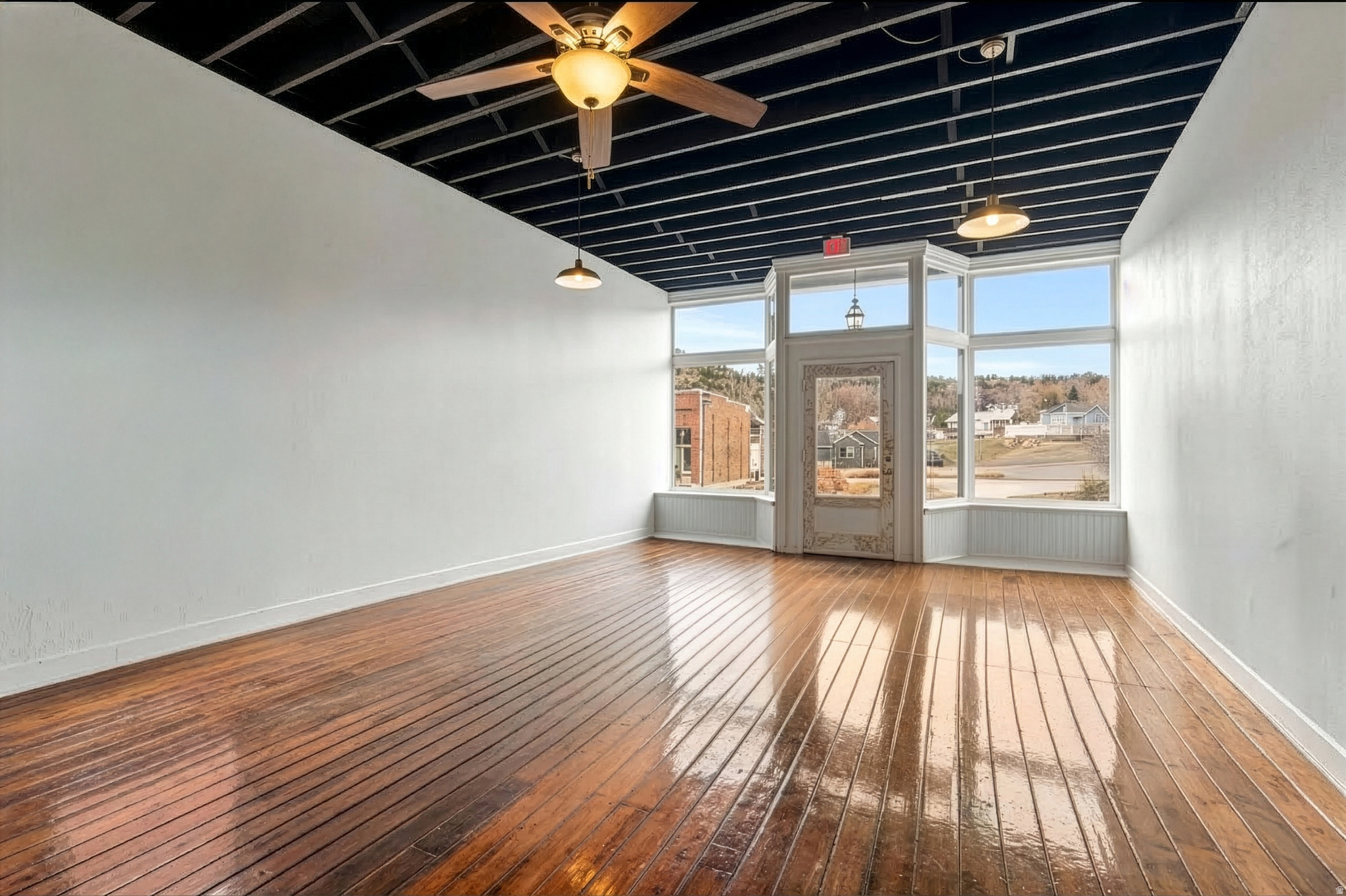 317 W MAIN ST