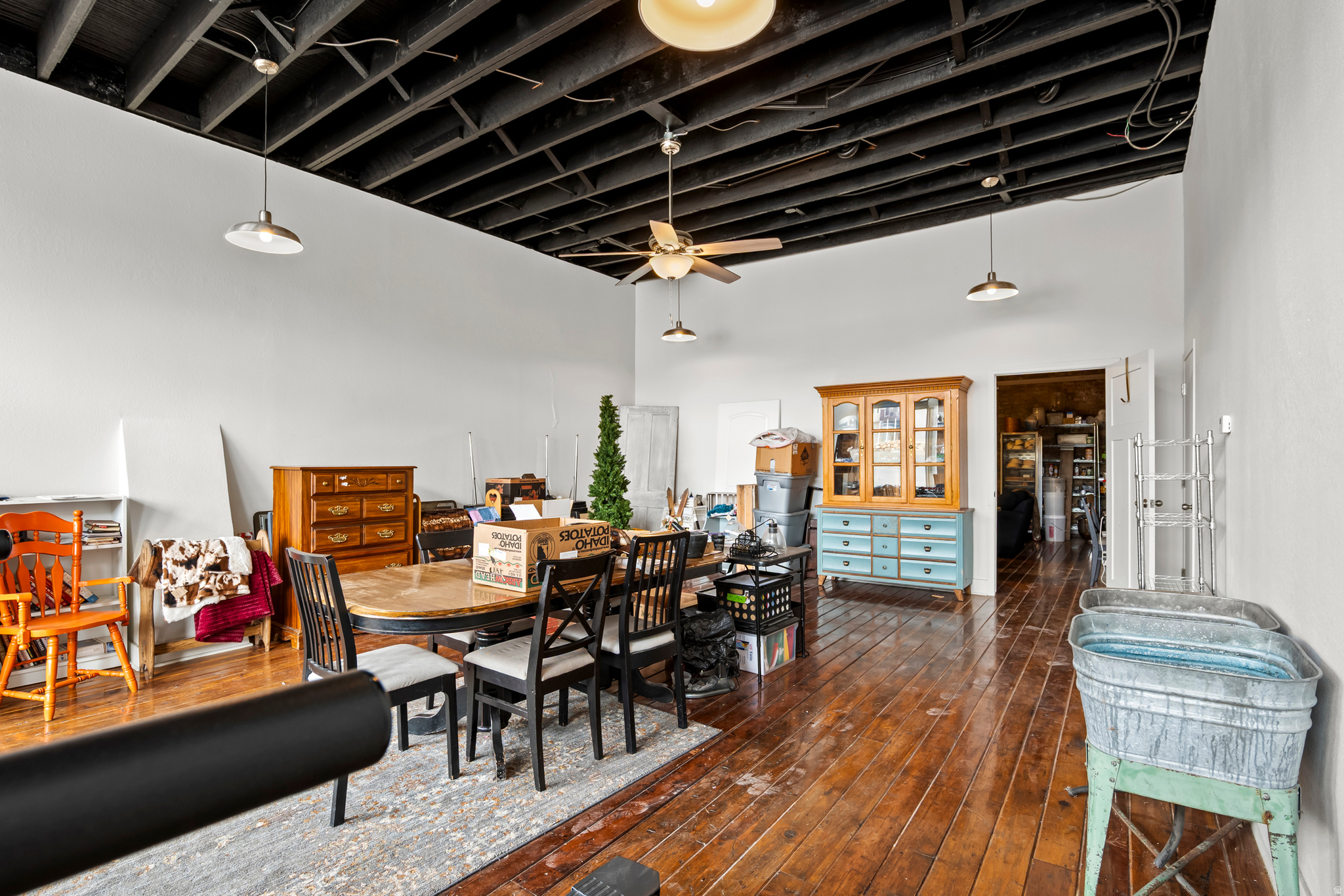 317 W MAIN ST