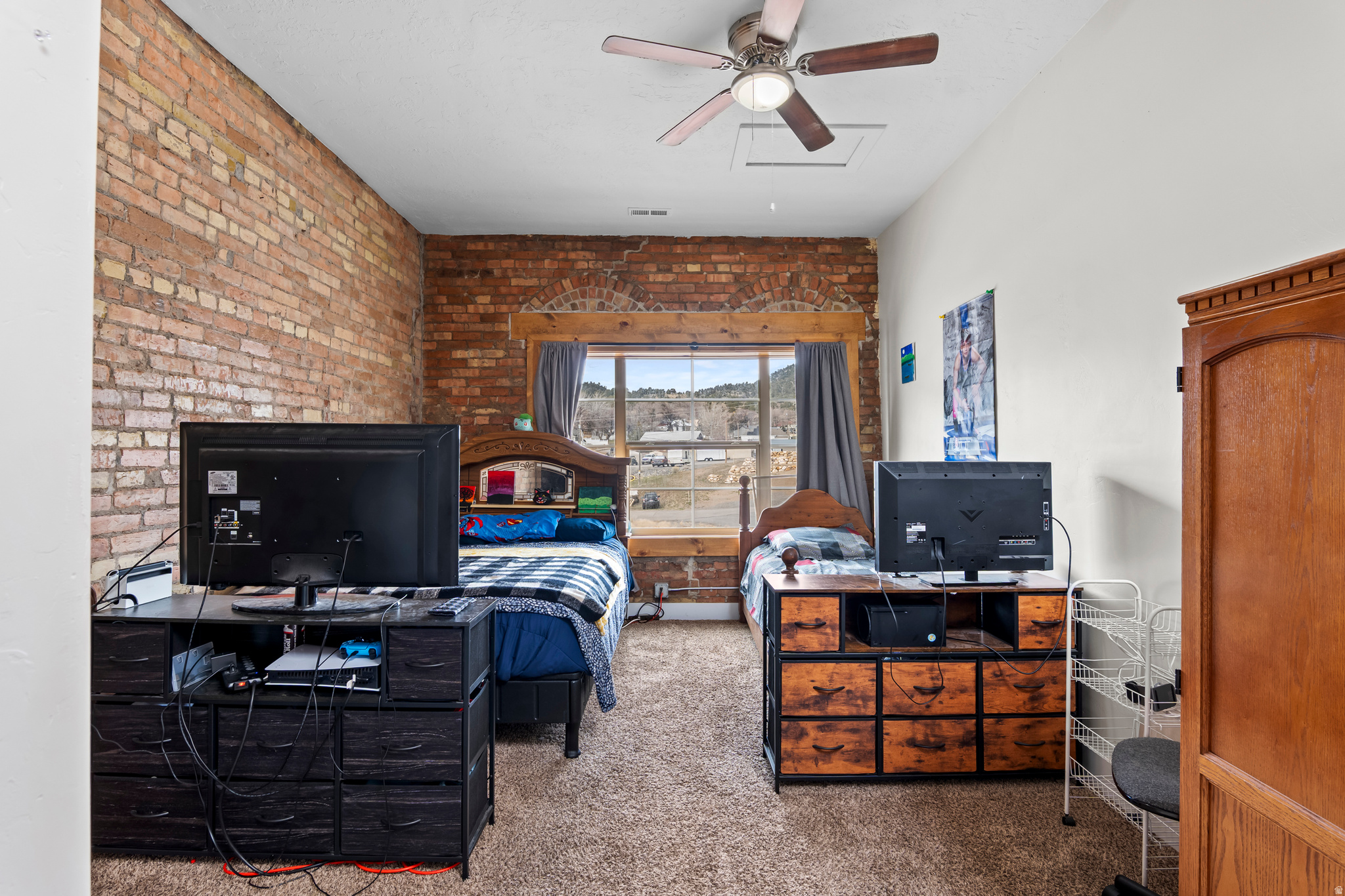 317 W MAIN ST
