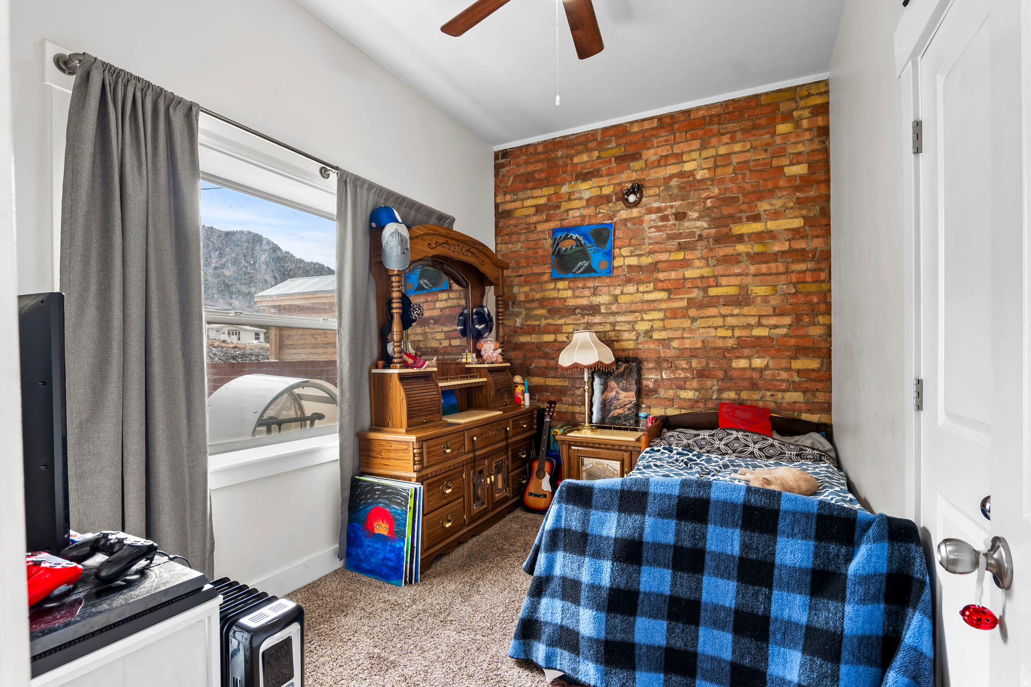 317 W MAIN ST