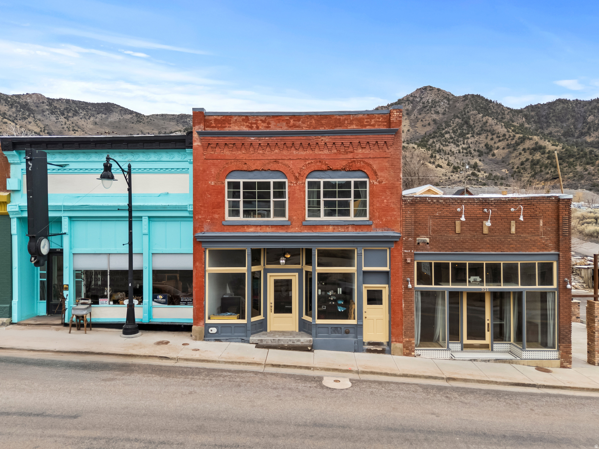 317 W MAIN ST