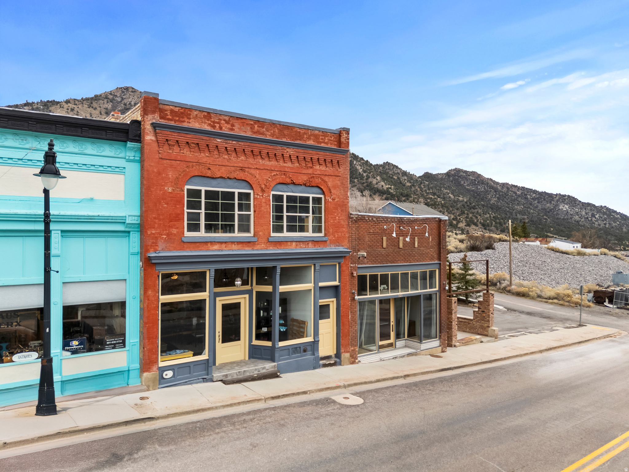 317 W MAIN ST