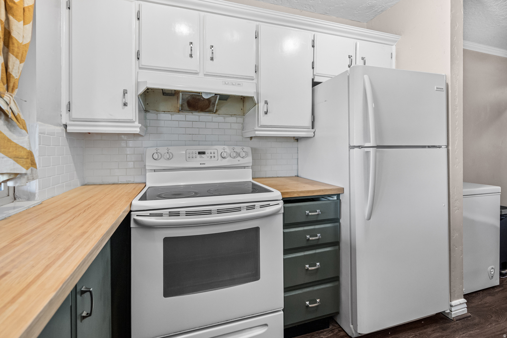 249 W GARDEN PARK