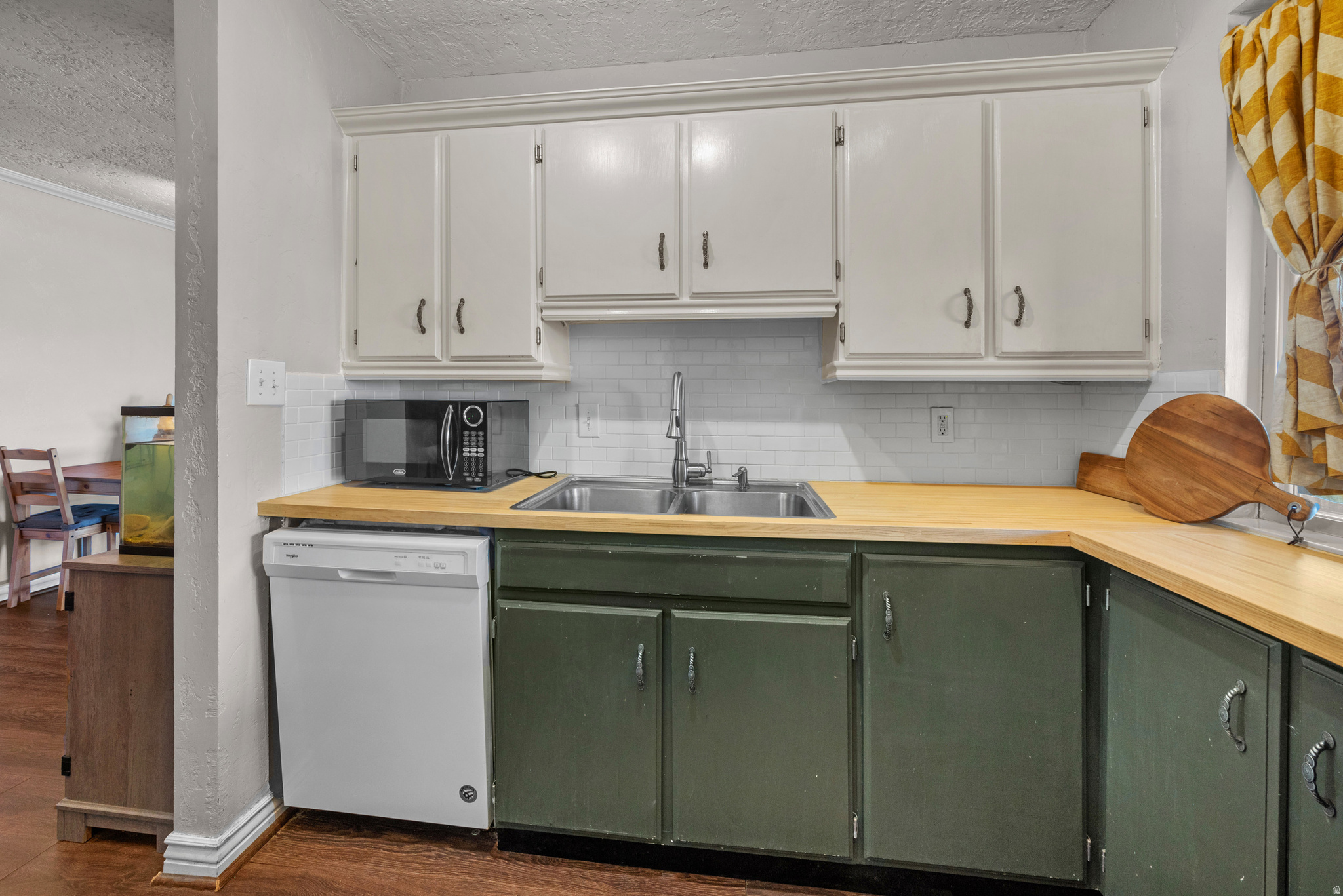 249 W GARDEN PARK