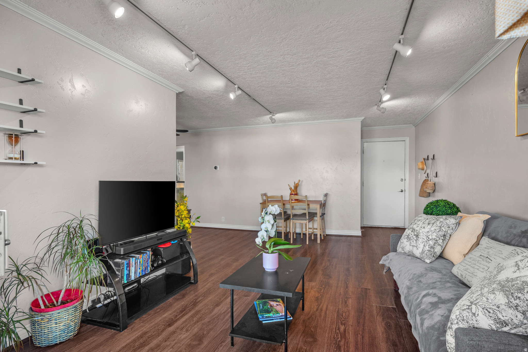 249 W GARDEN PARK