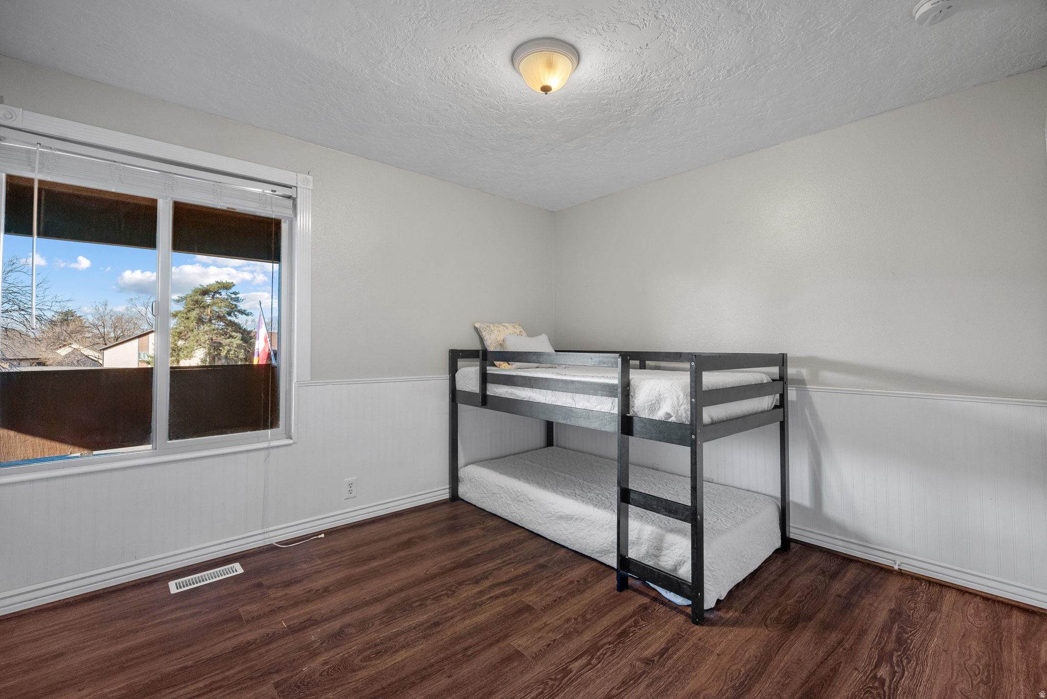 249 W GARDEN PARK
