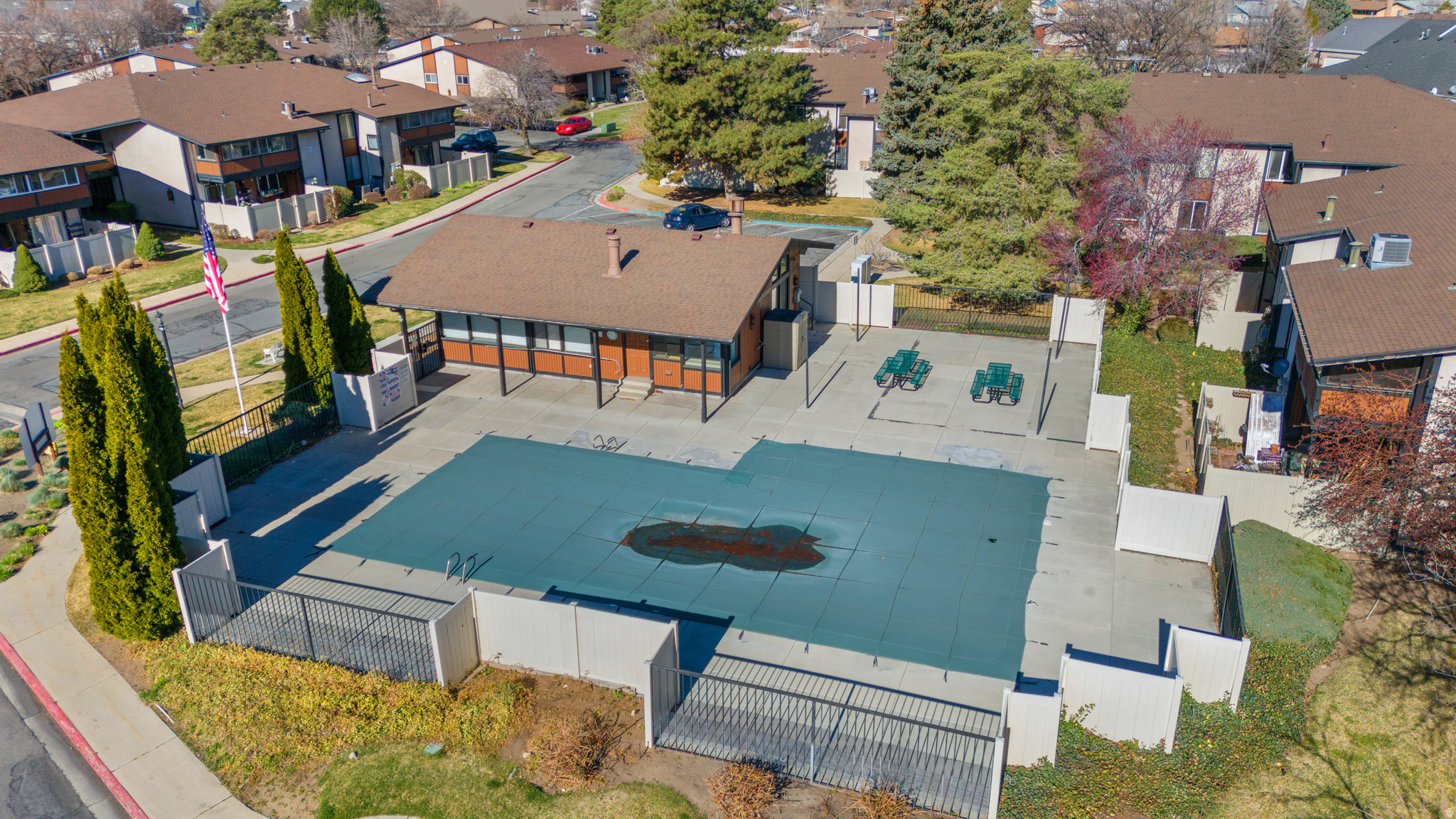 249 W GARDEN PARK