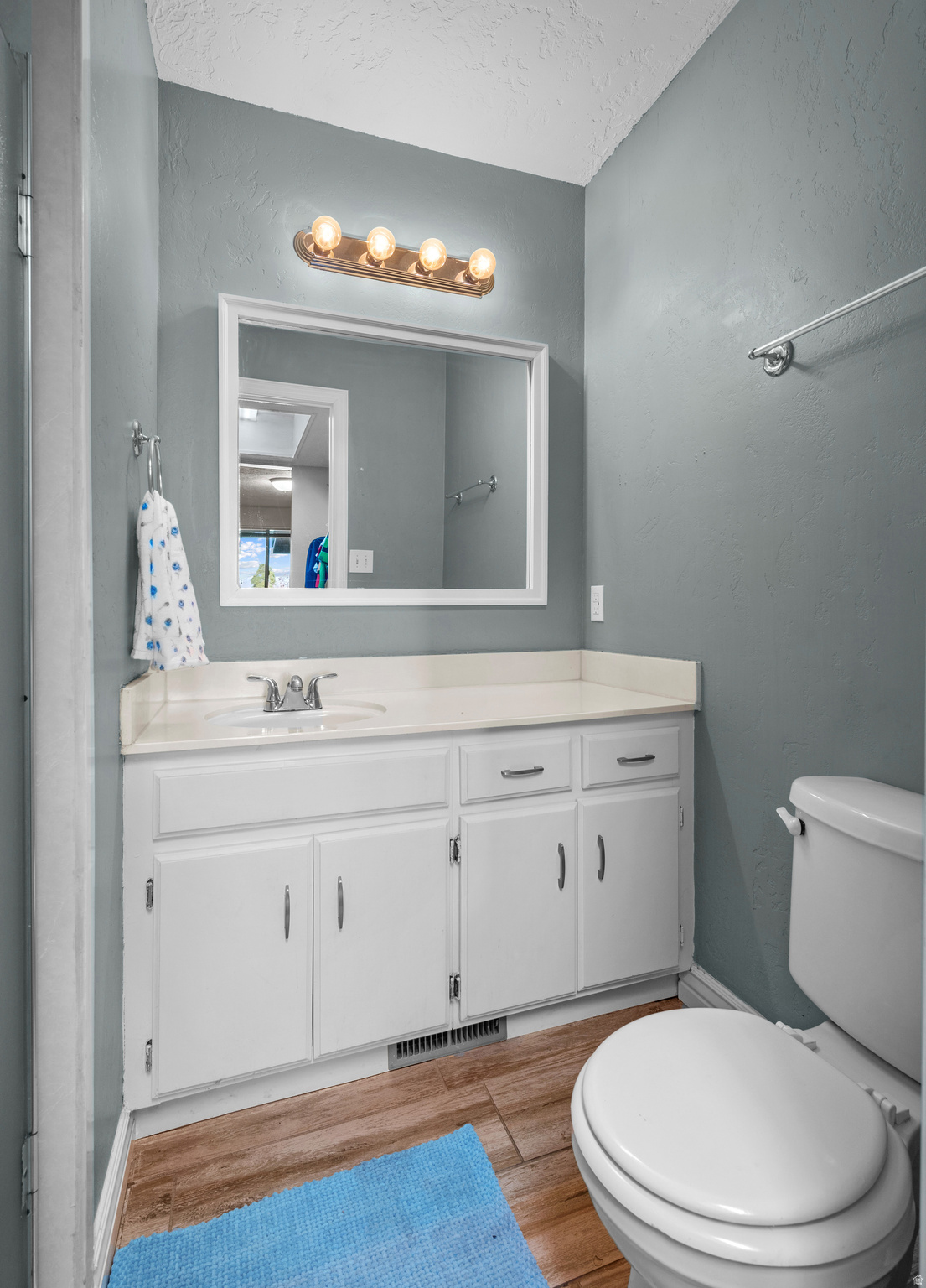 249 W GARDEN PARK