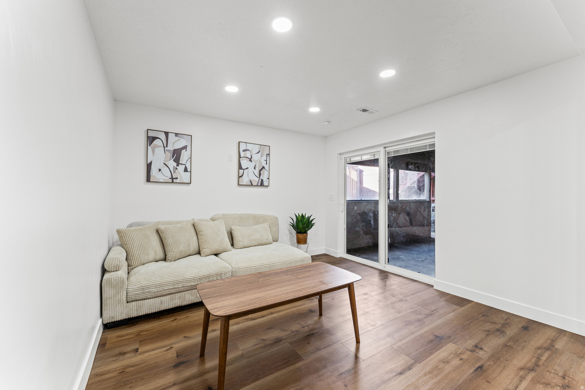 2426 W HARDROCK DR