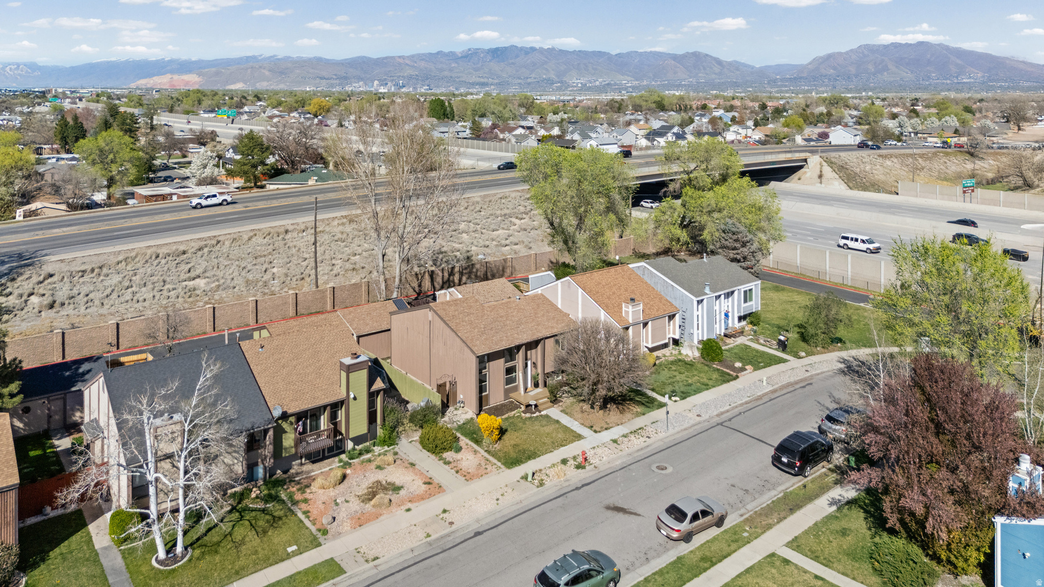 2426 W HARDROCK DR