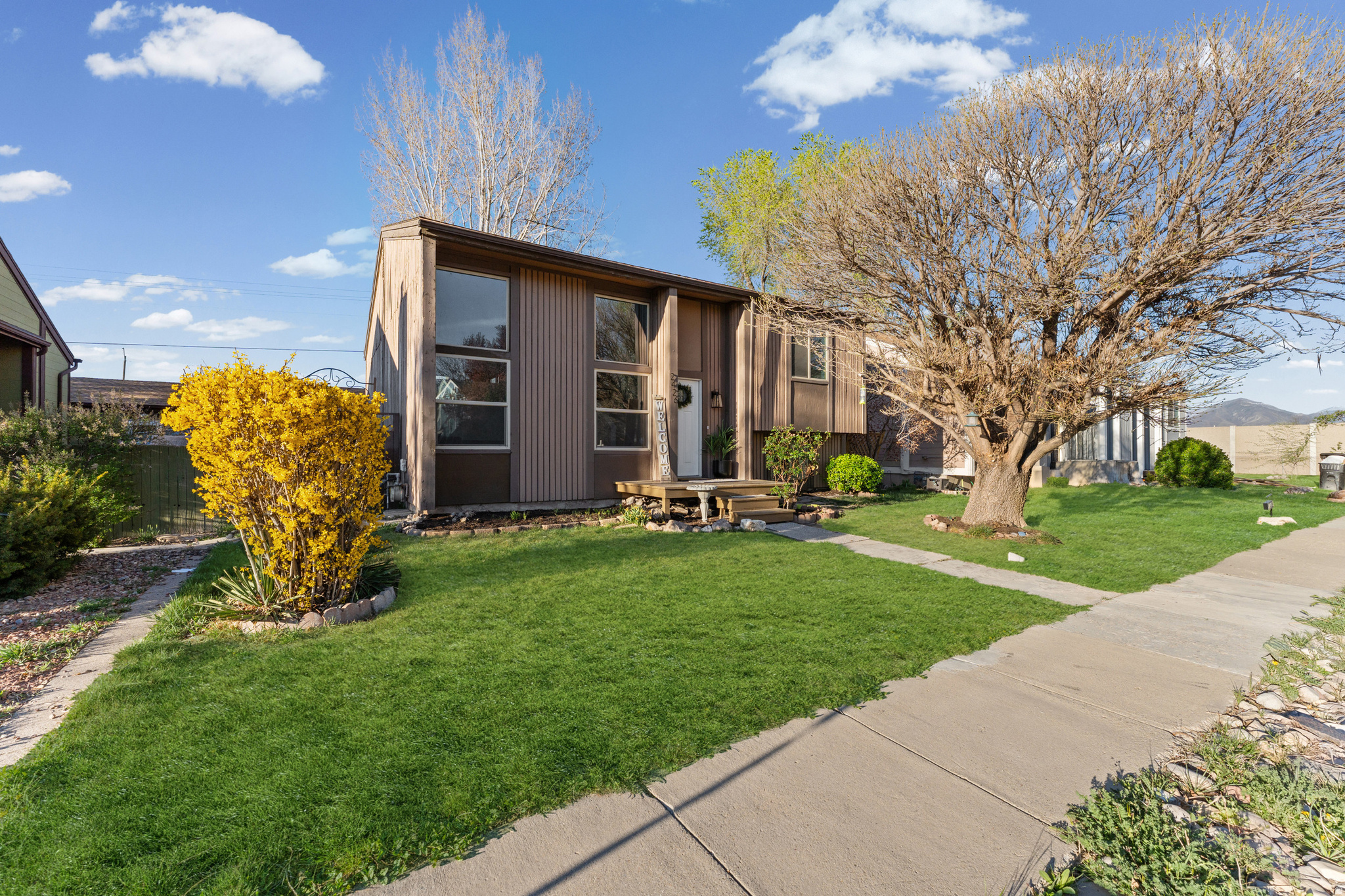 2426 W HARDROCK DR