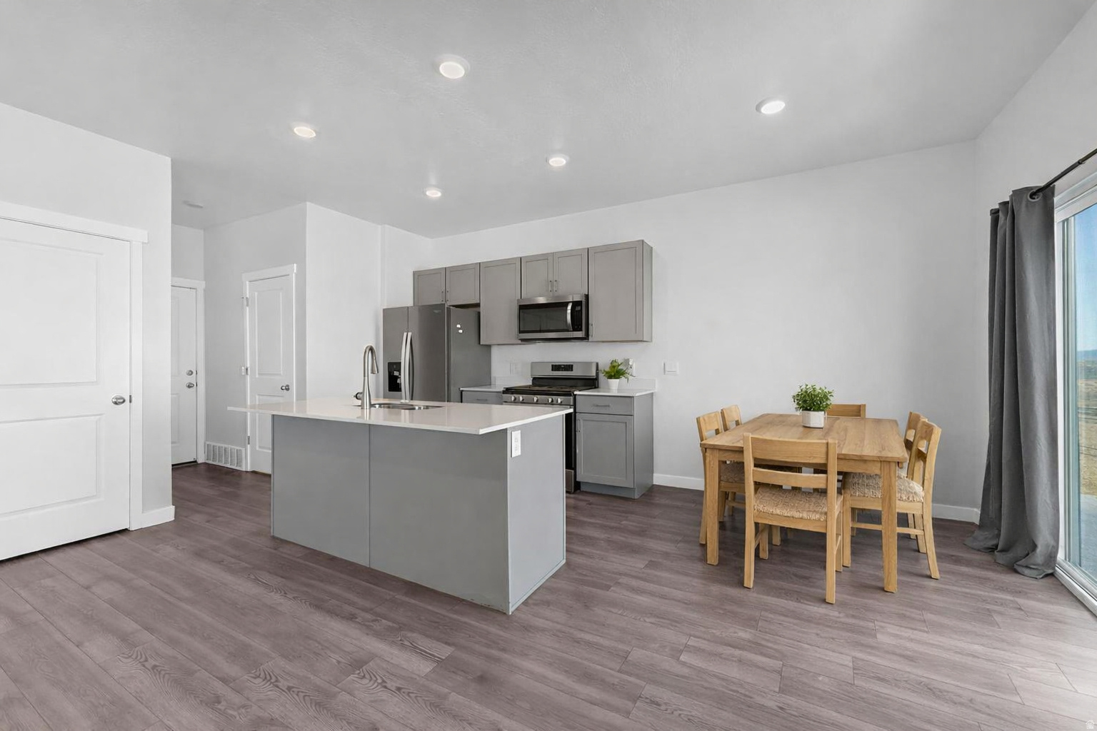 790 S BRUBAKER WAY