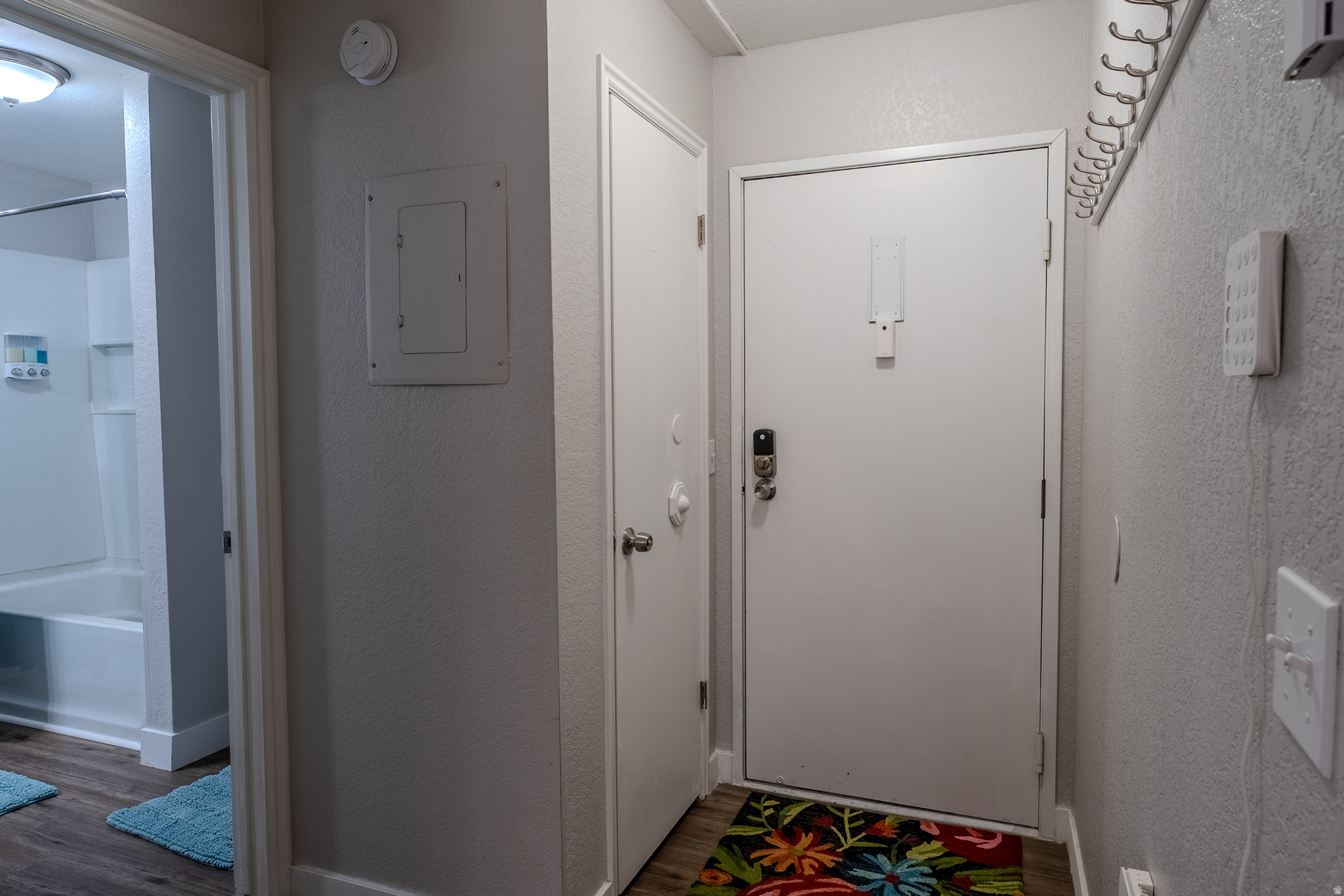 1940 PROSPECTOR AVE #120