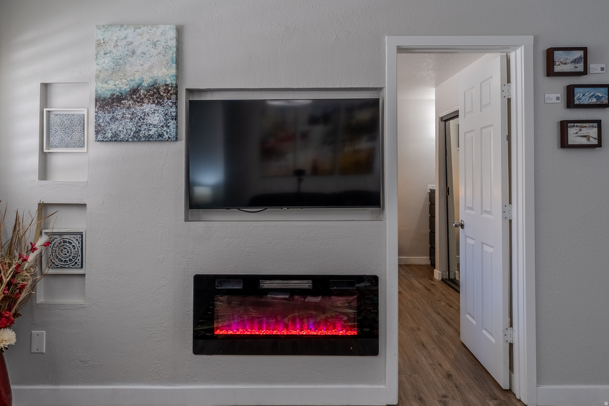 1940 PROSPECTOR AVE #120