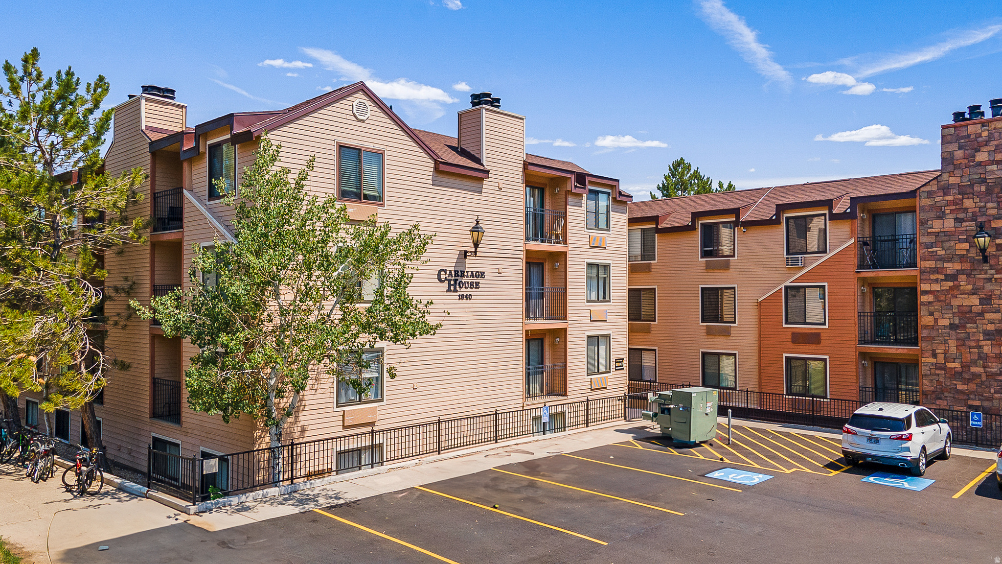 1940 PROSPECTOR AVE #120