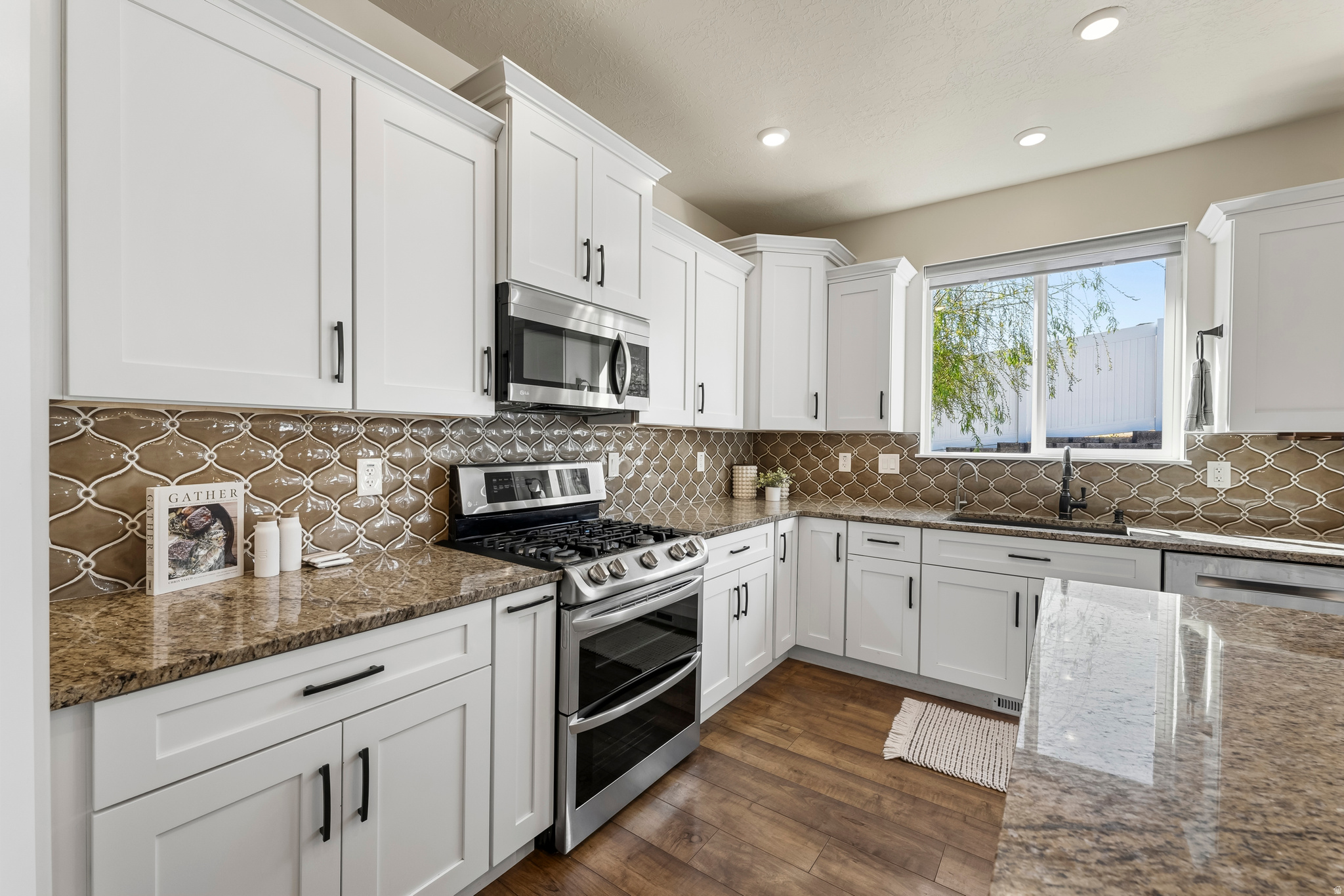 244 W COLUMBINE CIR