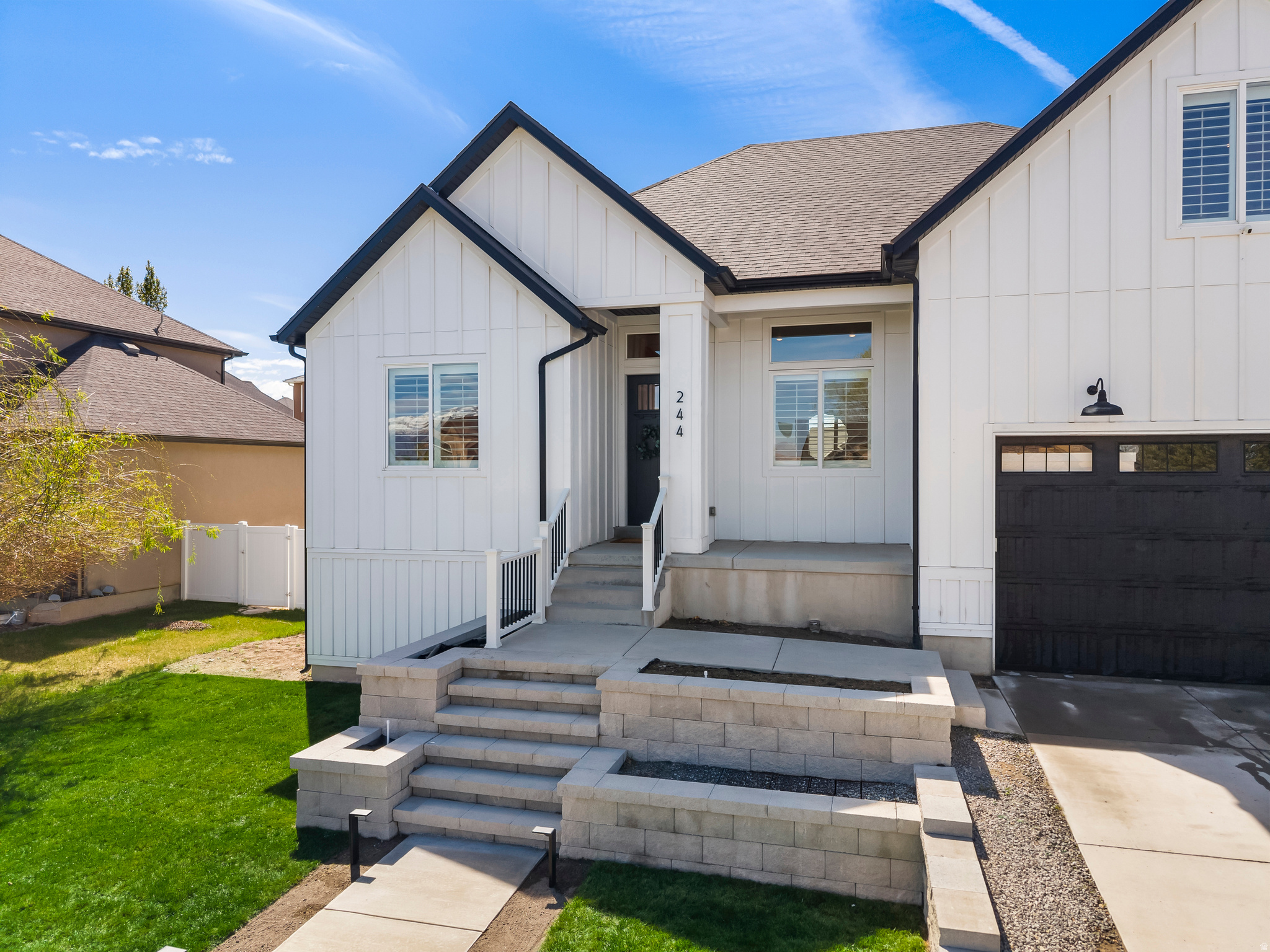 244 W COLUMBINE CIR