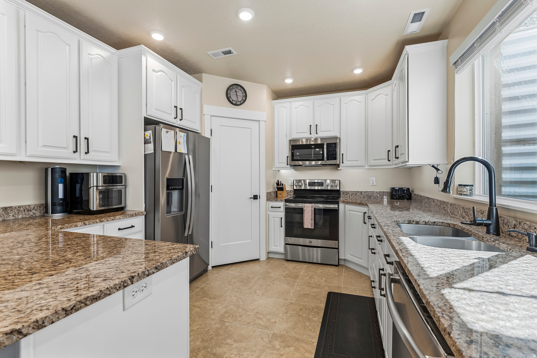 244 W COLUMBINE CIR