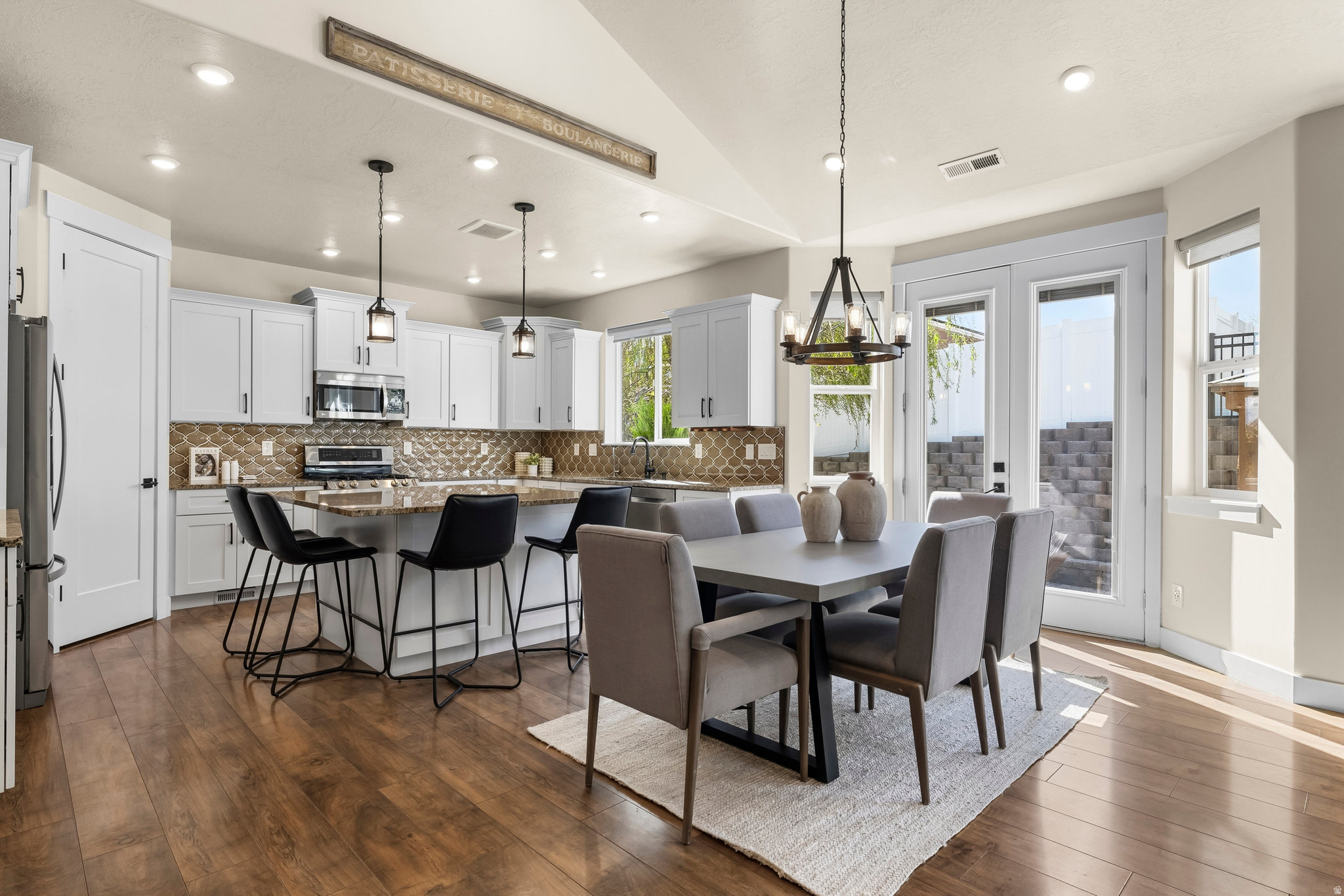 244 W COLUMBINE CIR