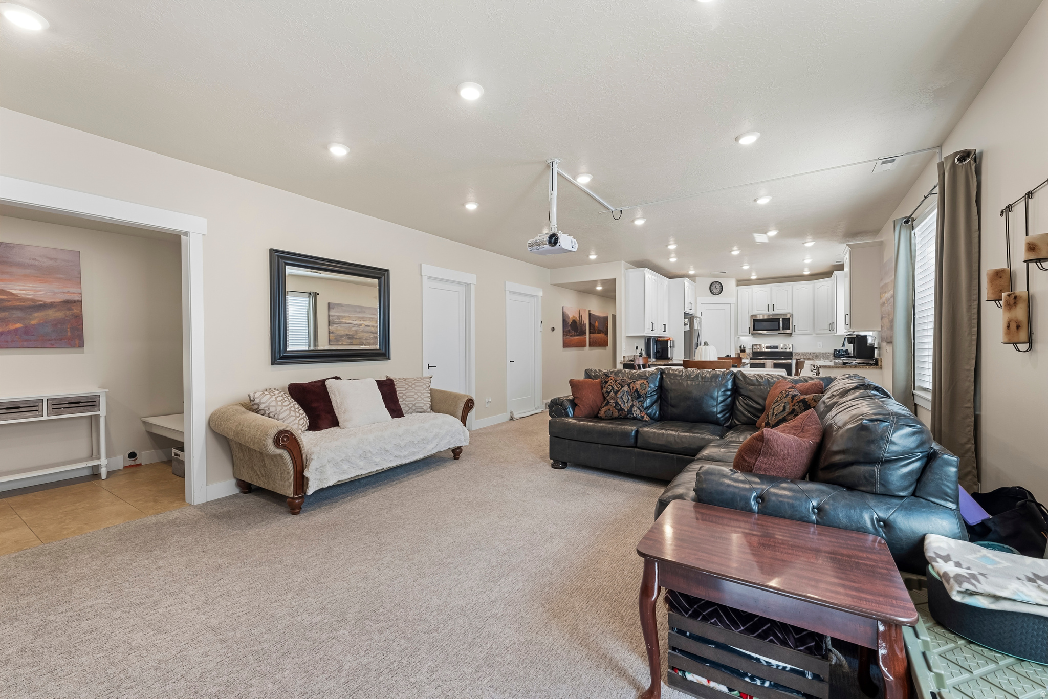 244 W COLUMBINE CIR