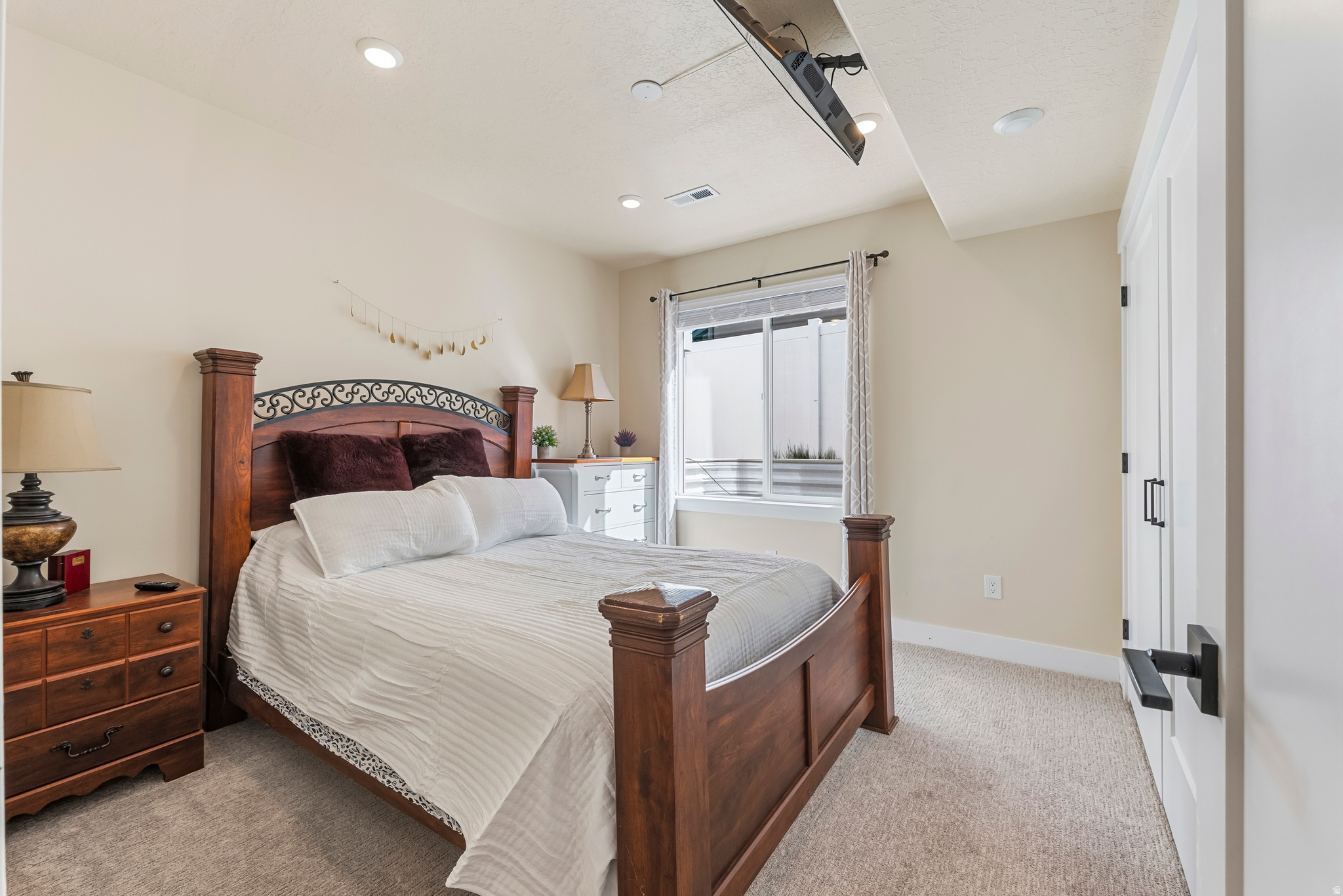 244 W COLUMBINE CIR