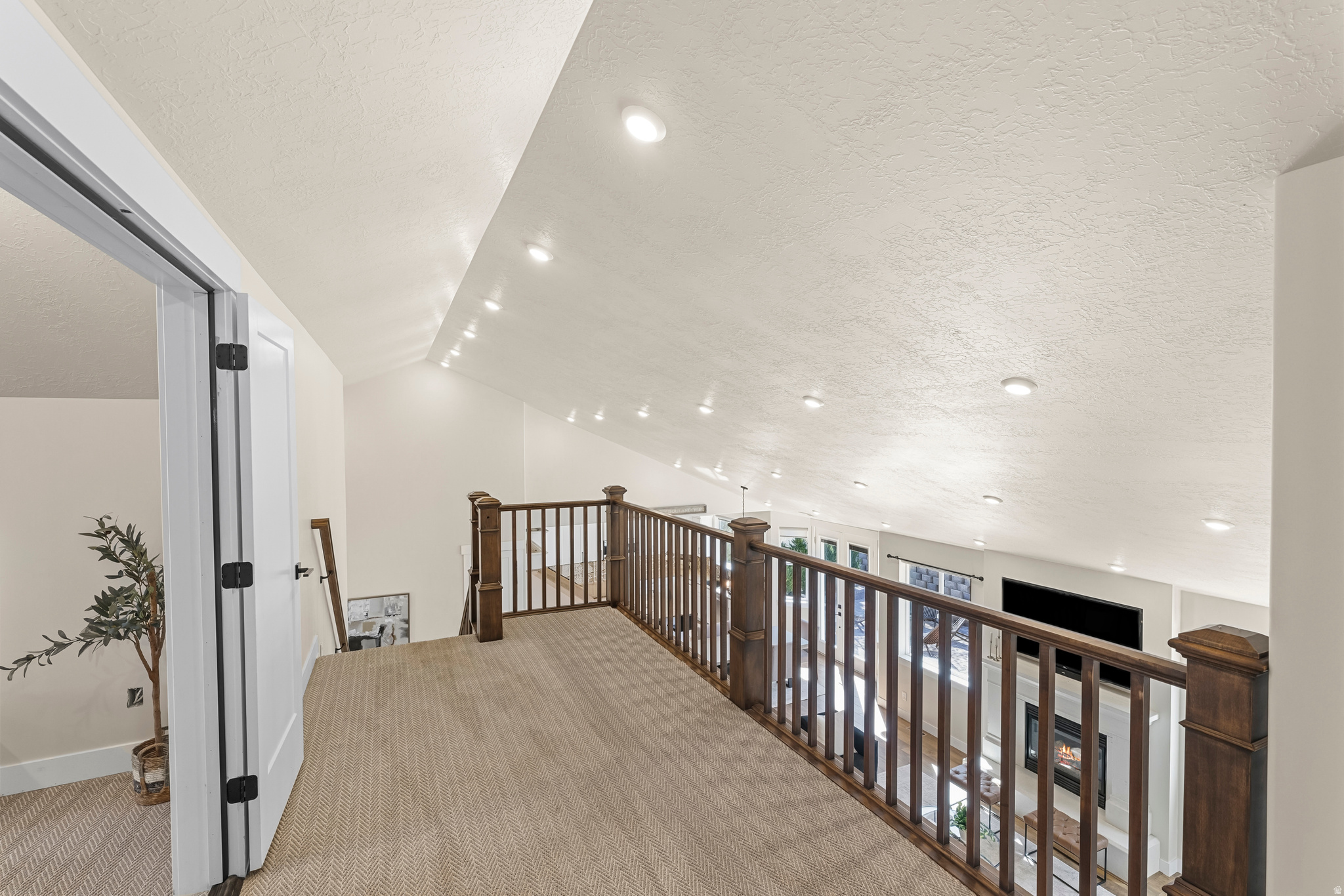 244 W COLUMBINE CIR