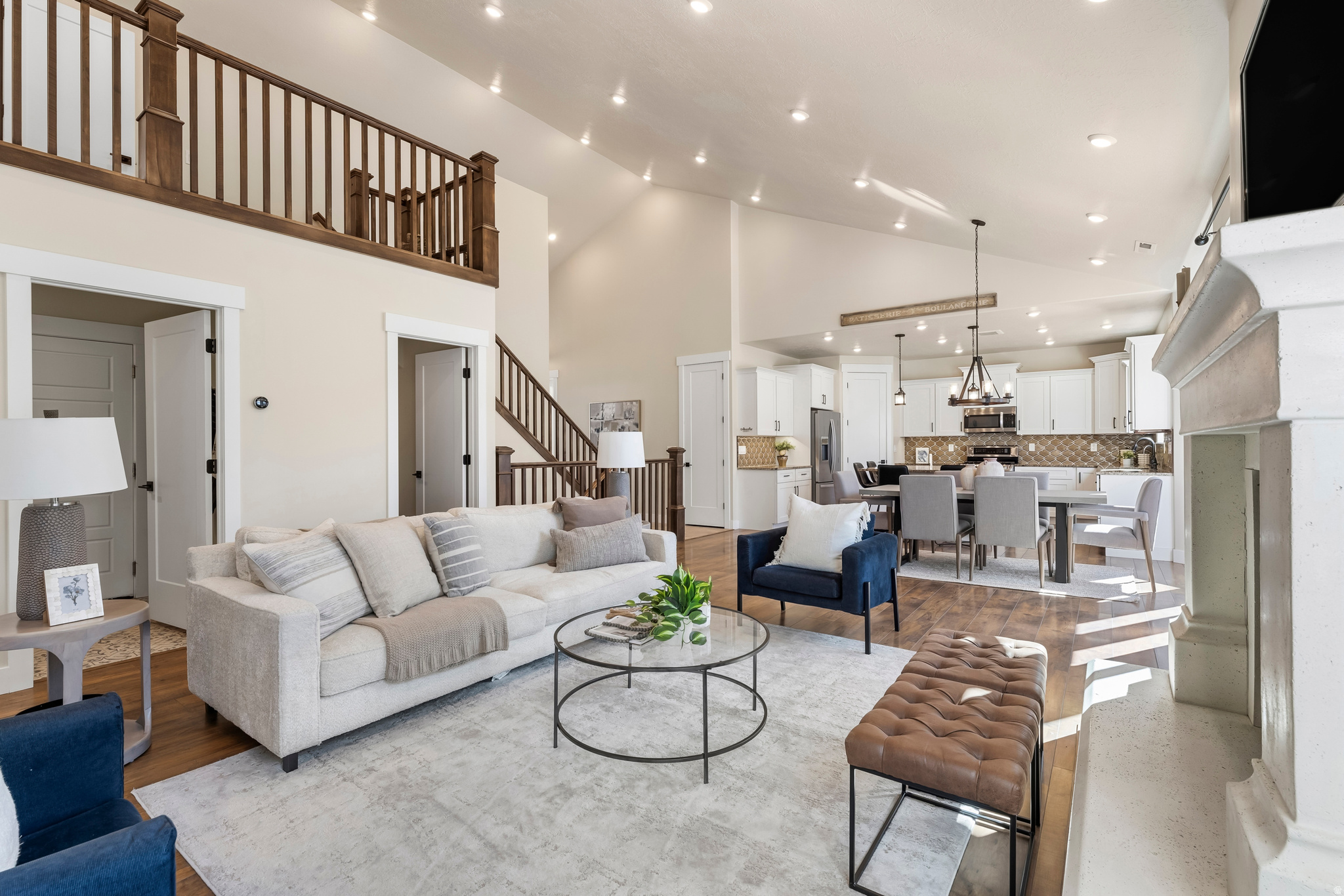 244 W COLUMBINE CIR
