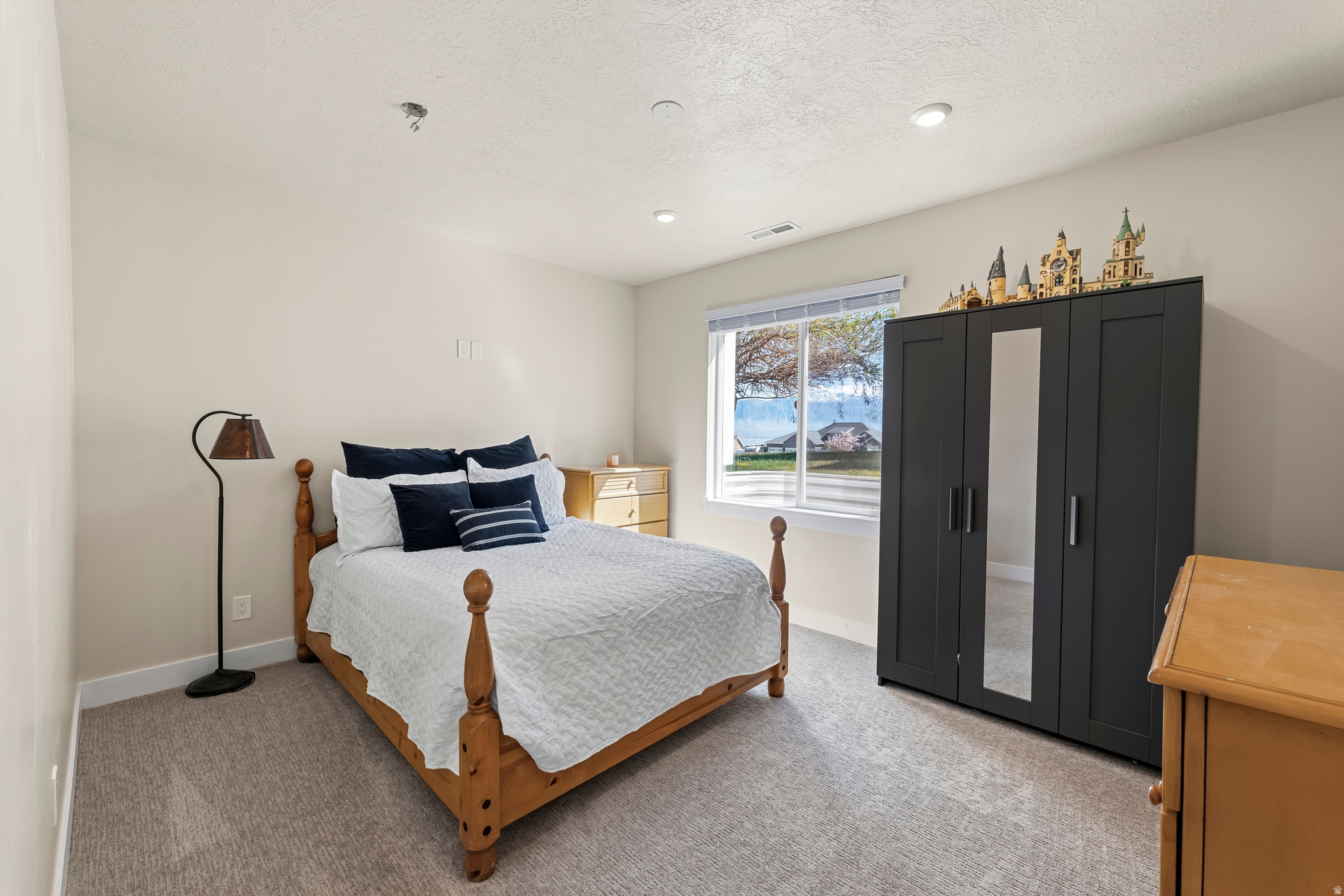 244 W COLUMBINE CIR
