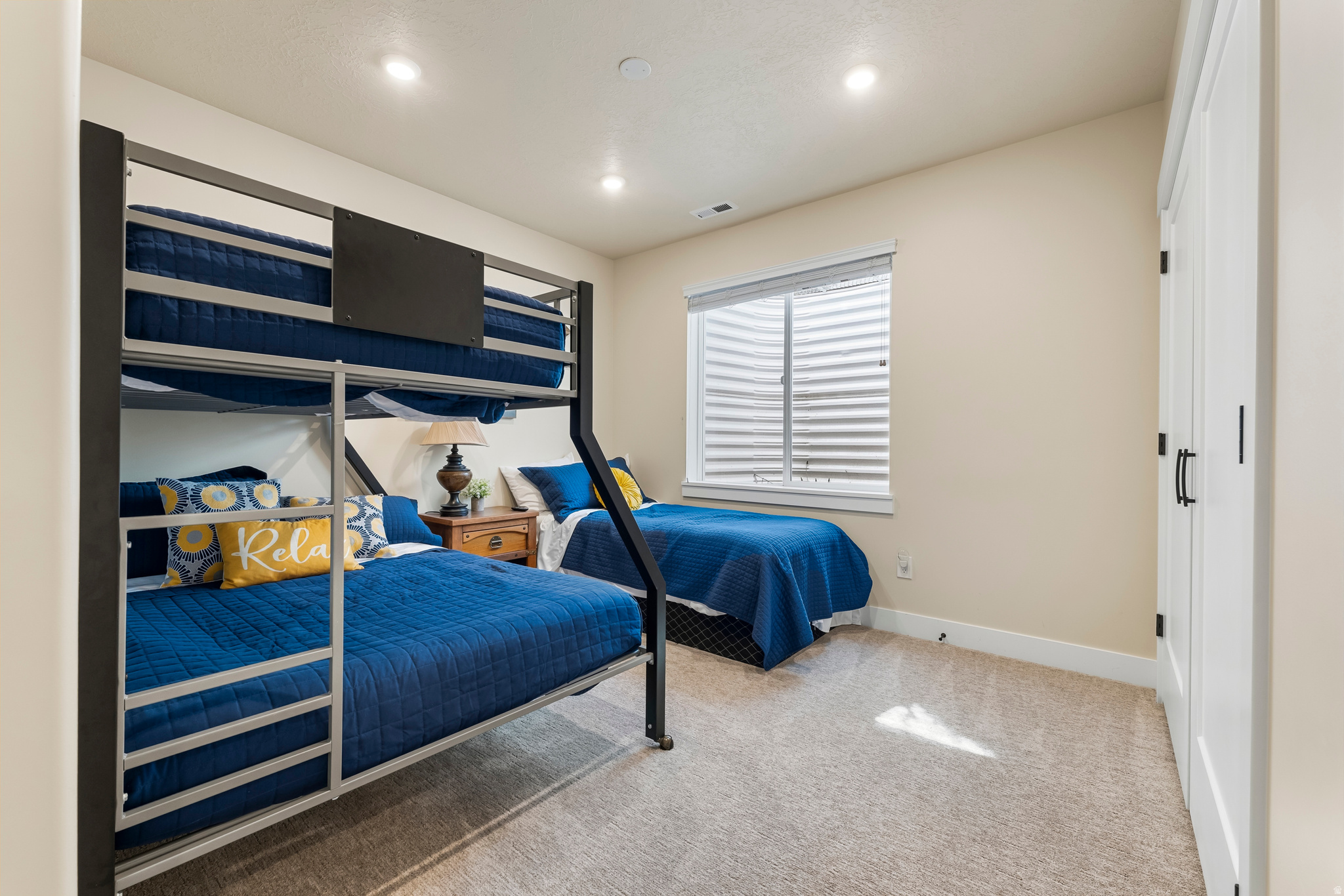 244 W COLUMBINE CIR