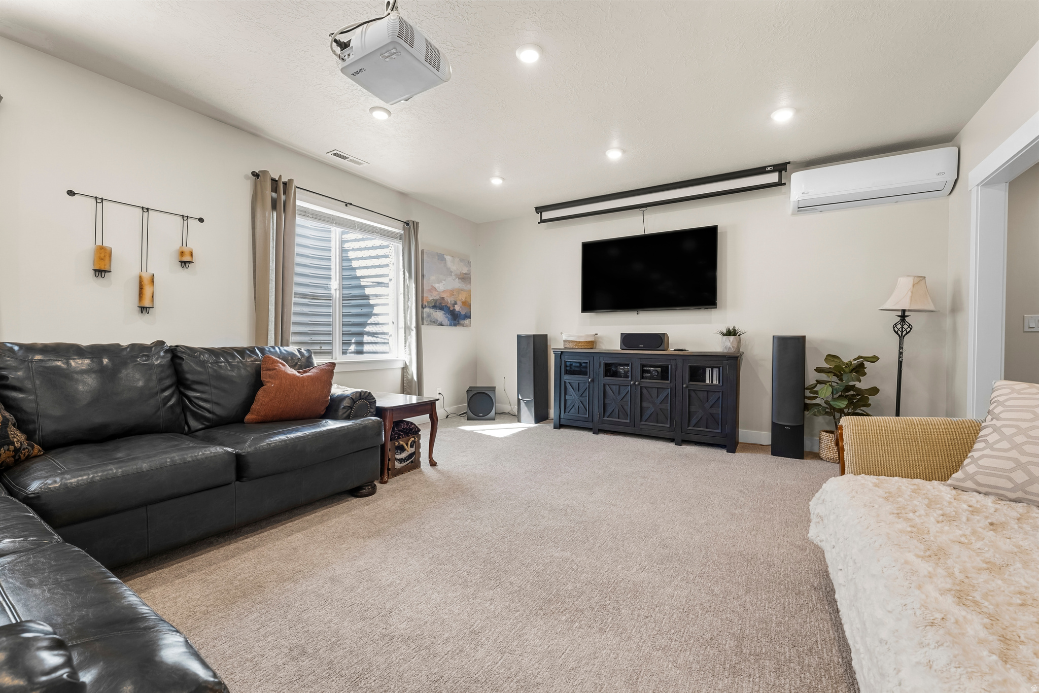 244 W COLUMBINE CIR