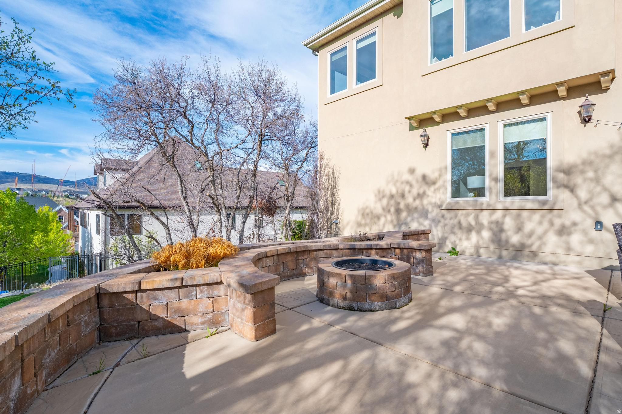 10493 N IVERSON LN